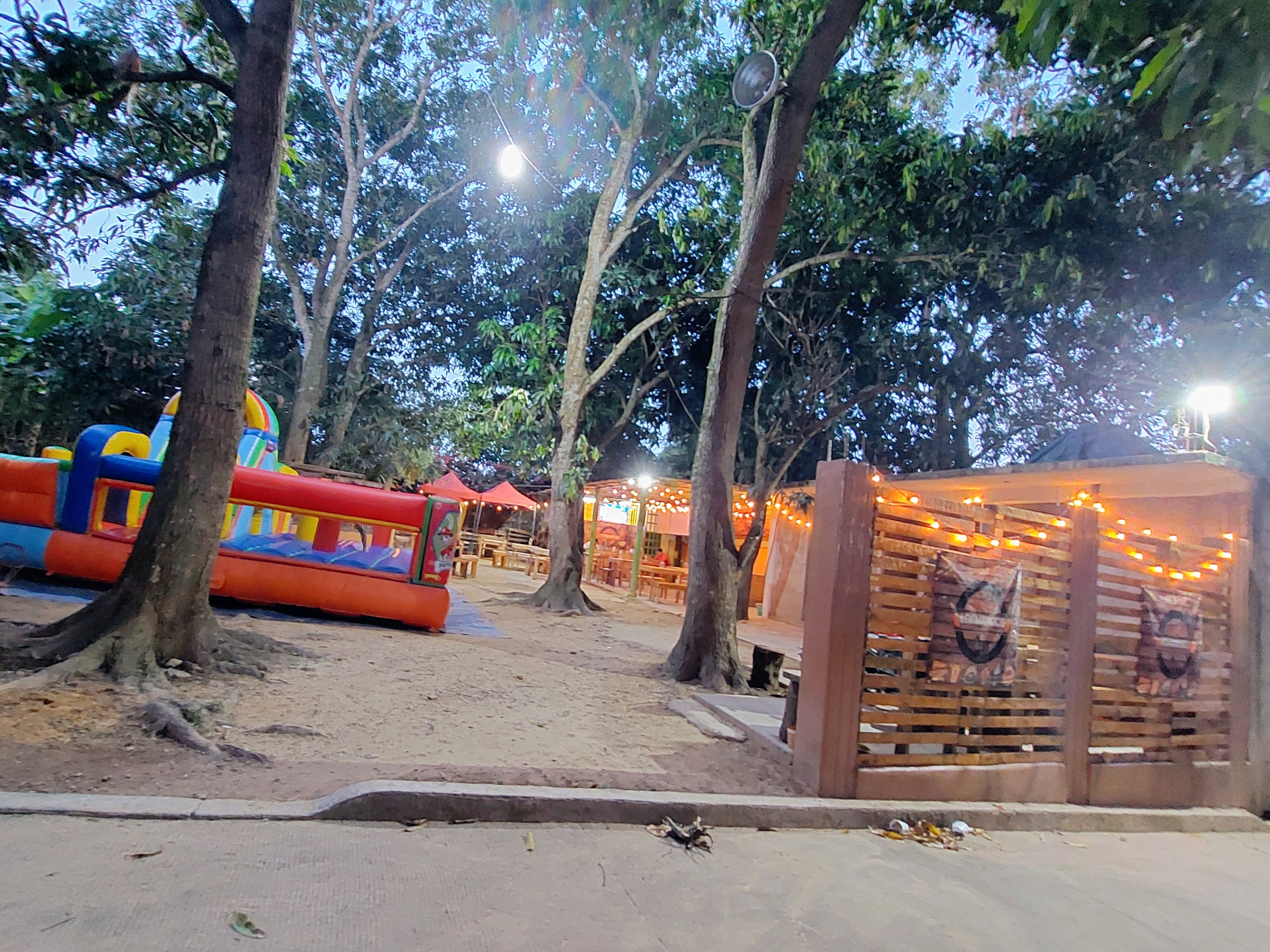 LOS MANGOS fast food image 3