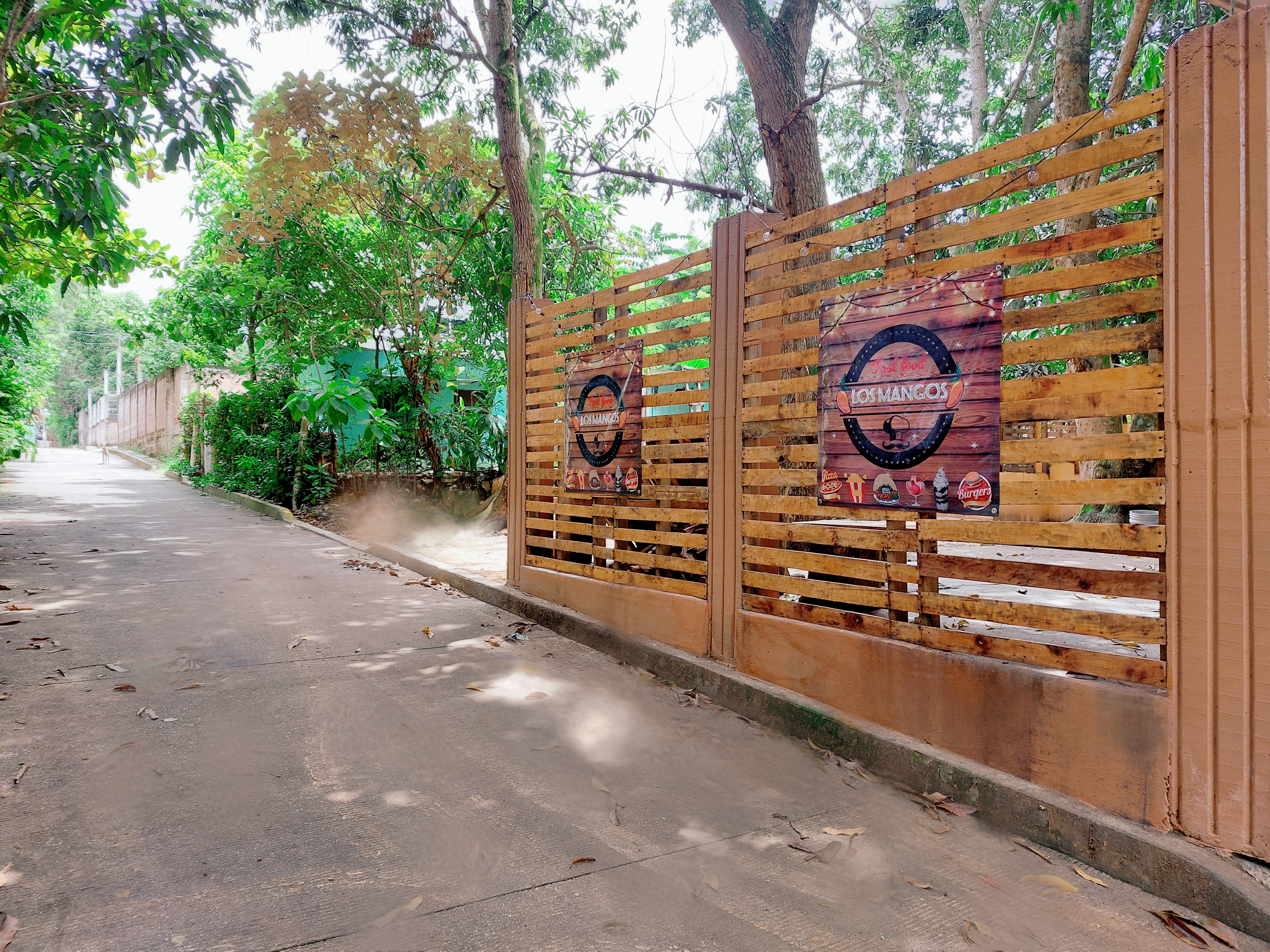 LOS MANGOS fast food image 4