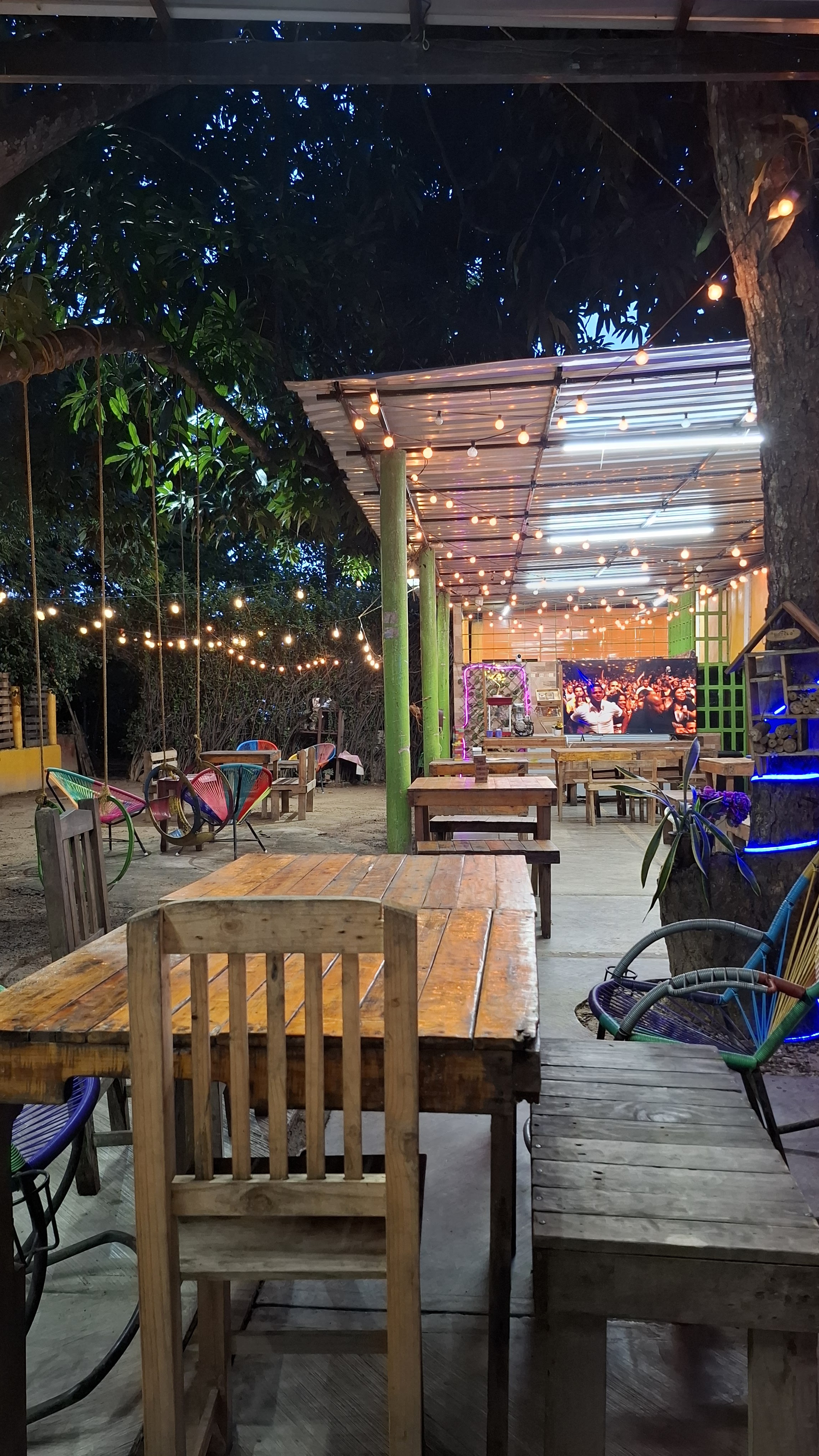 LOS MANGOS fast food image 10