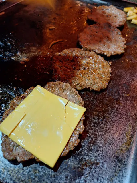 Cesar's Burger image 3