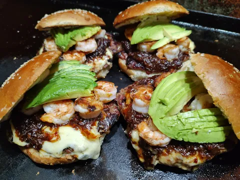 La Jaus "Alitas & Burgers" image 7