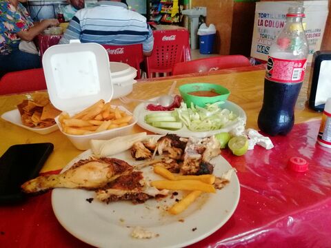 Pollo Feliz image 2