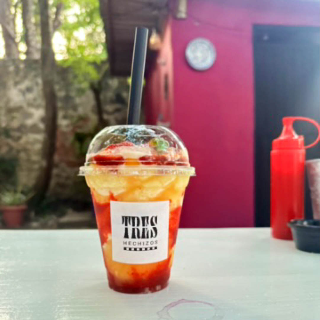 Tres Hechizos image 2