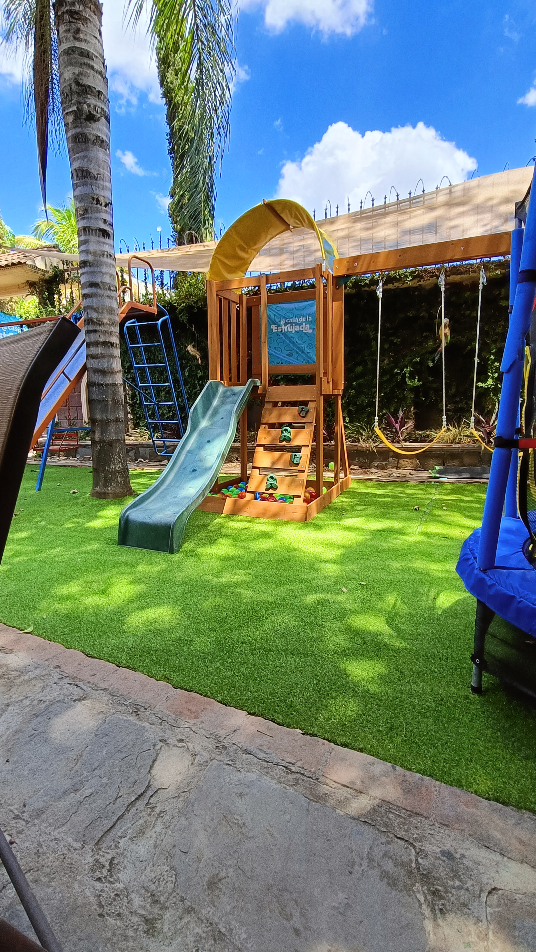 La Casa de la Estrujada image 3