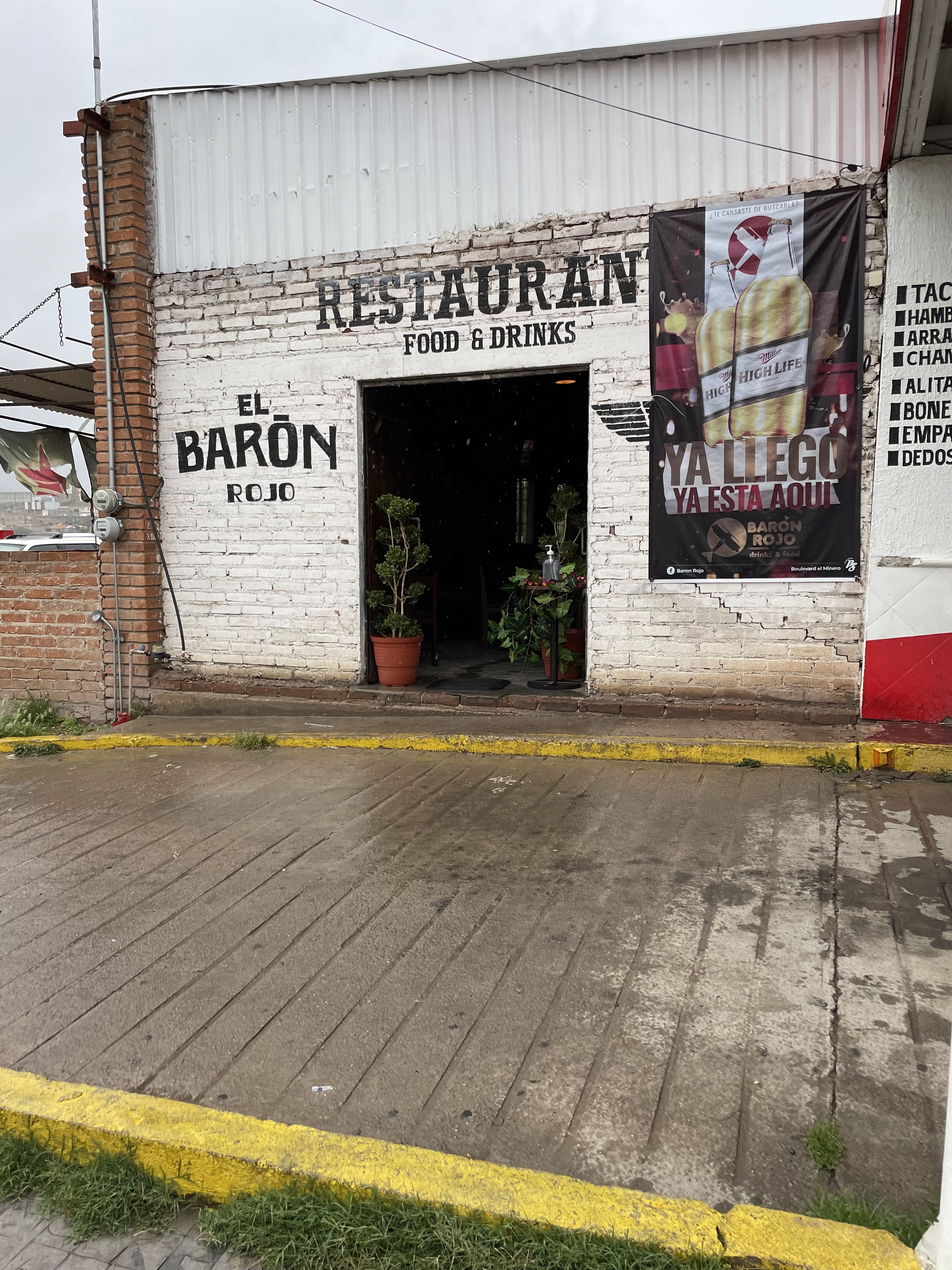 LA BARRA EL BARON ROJO image 4