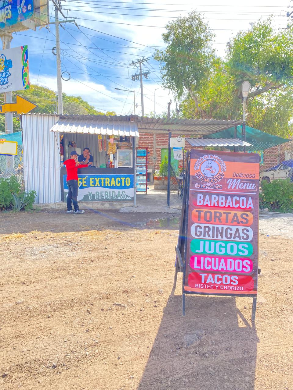 Lonchería y Taquería El Crucero image 7