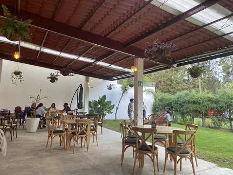 Mi Familia Restaurante image 3