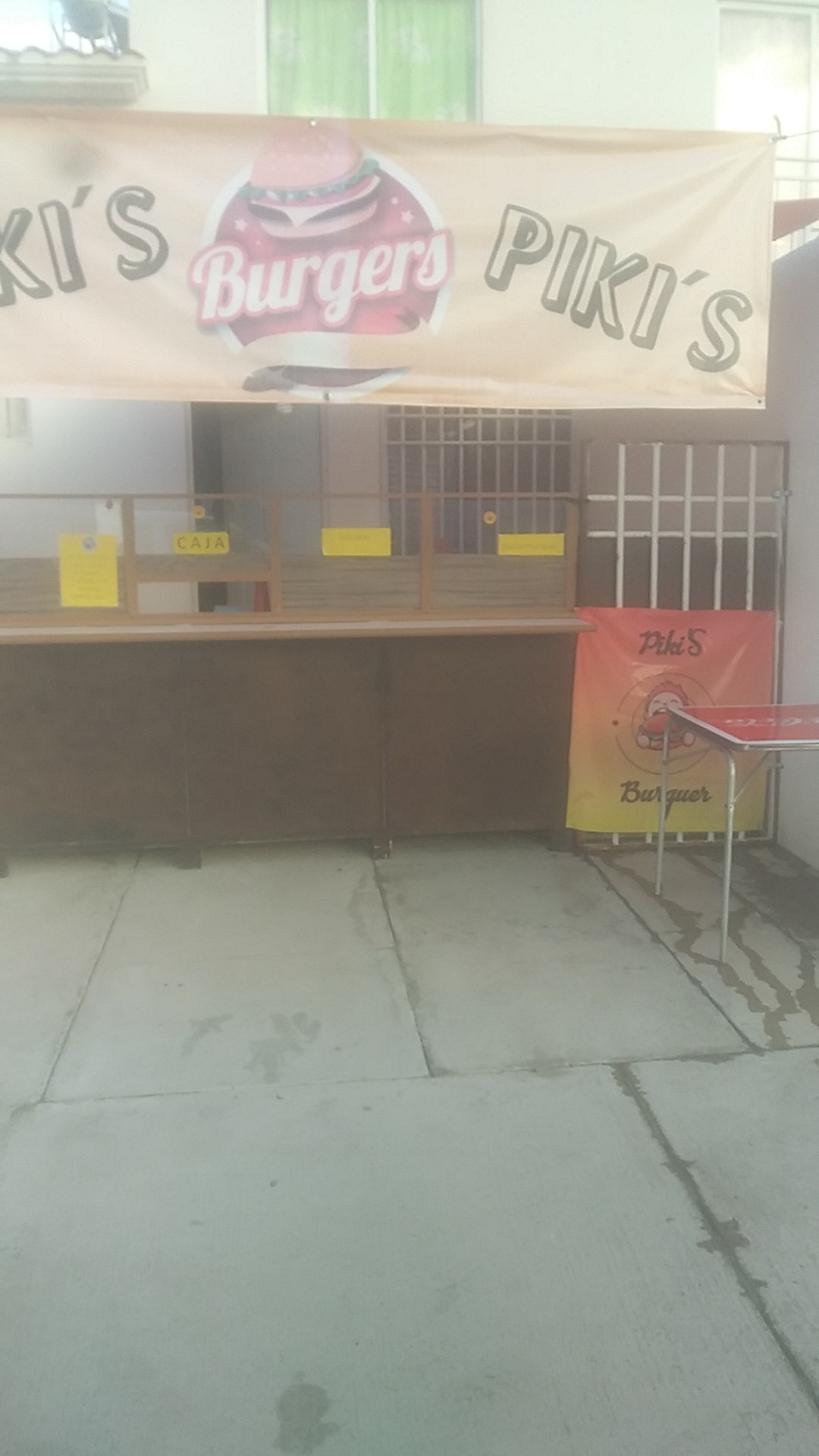 Pikis burguer image 2