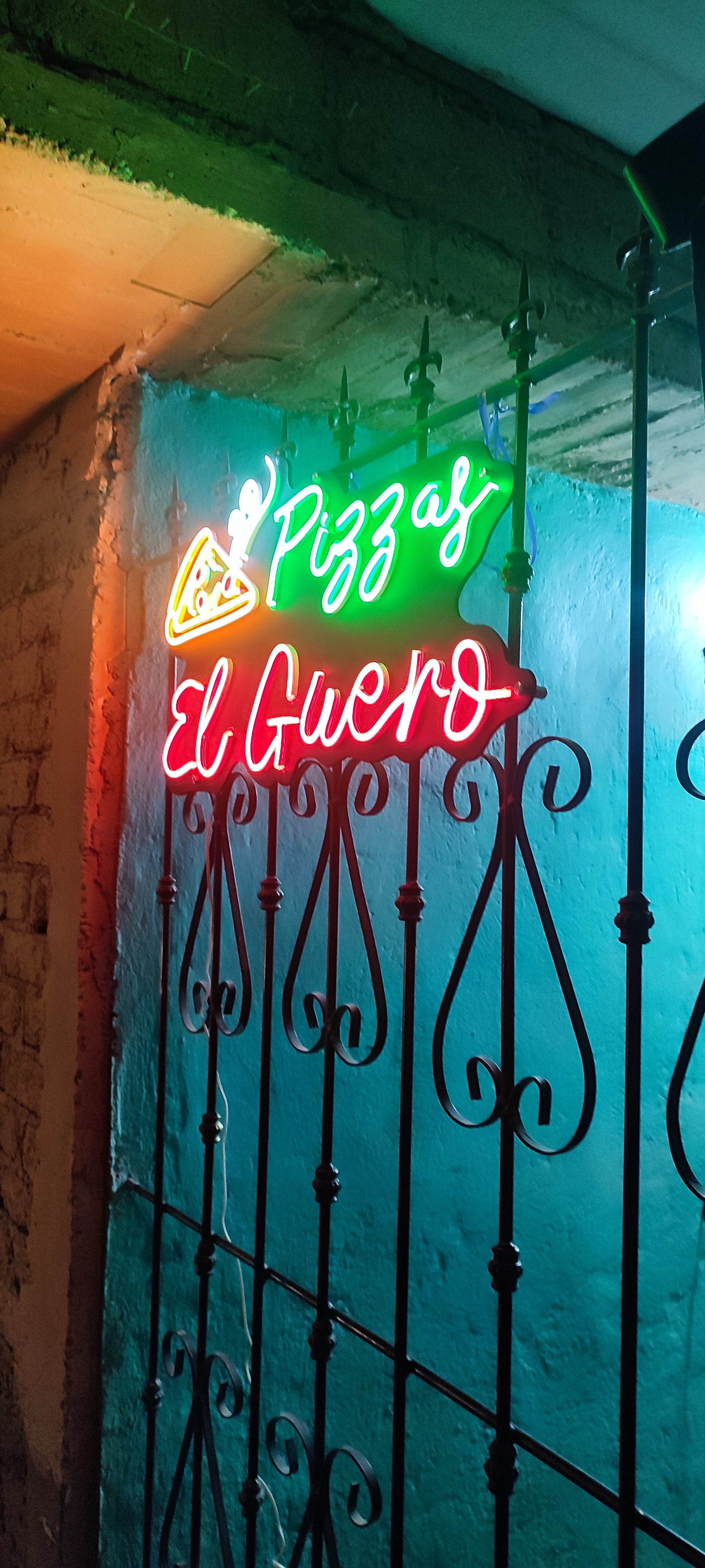 Pizzas el güero image 4