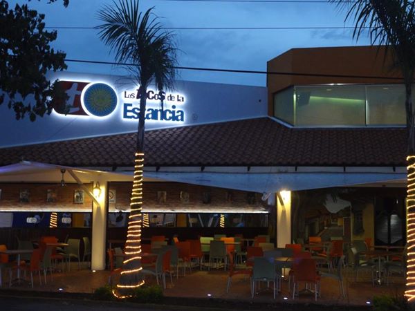 Los Tacos y Pizzas de La Estancia image 1