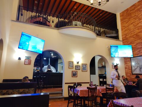 Italianni's Pachuca image 4