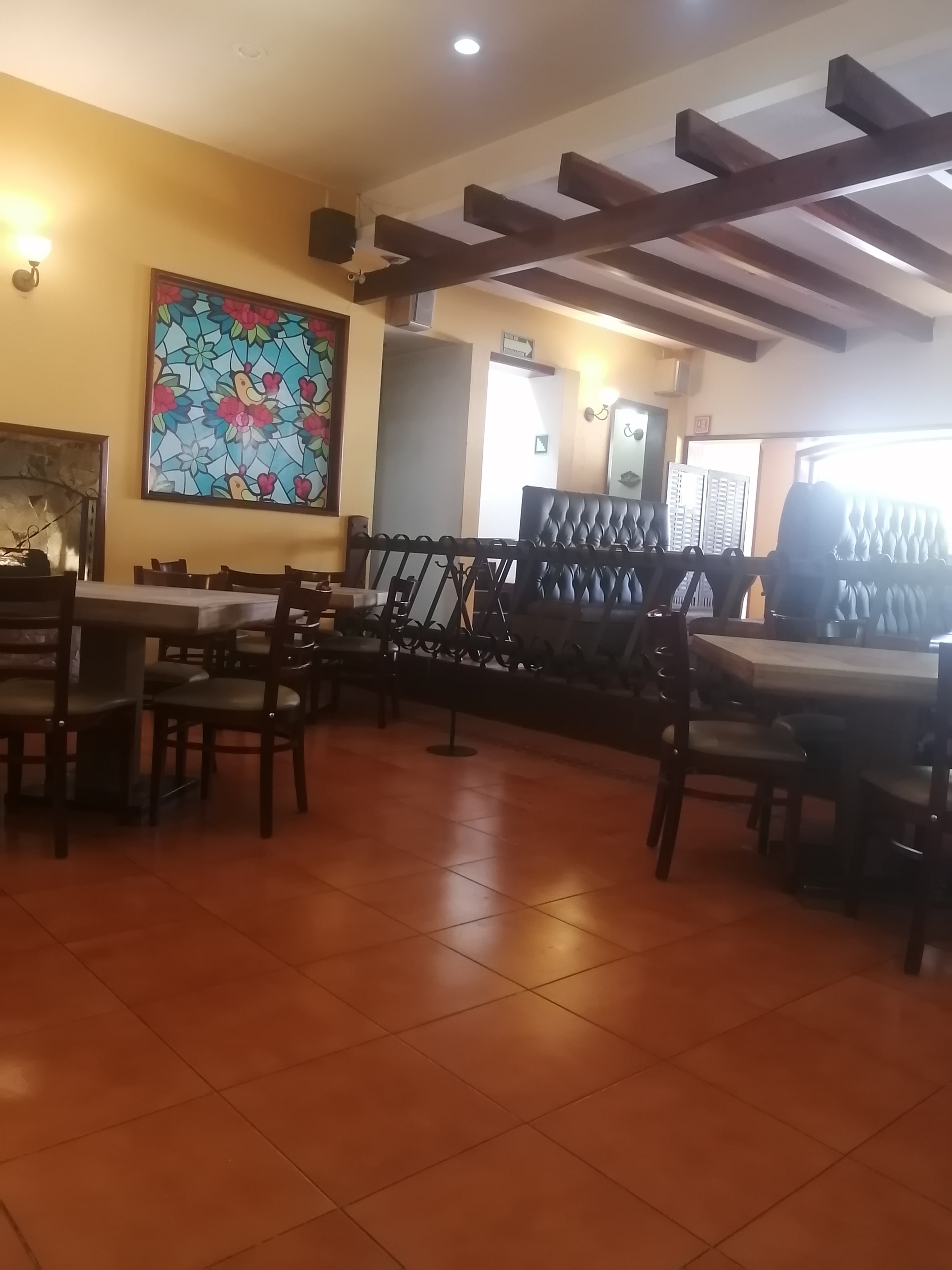 Ronny Cafe Restaurant image 7