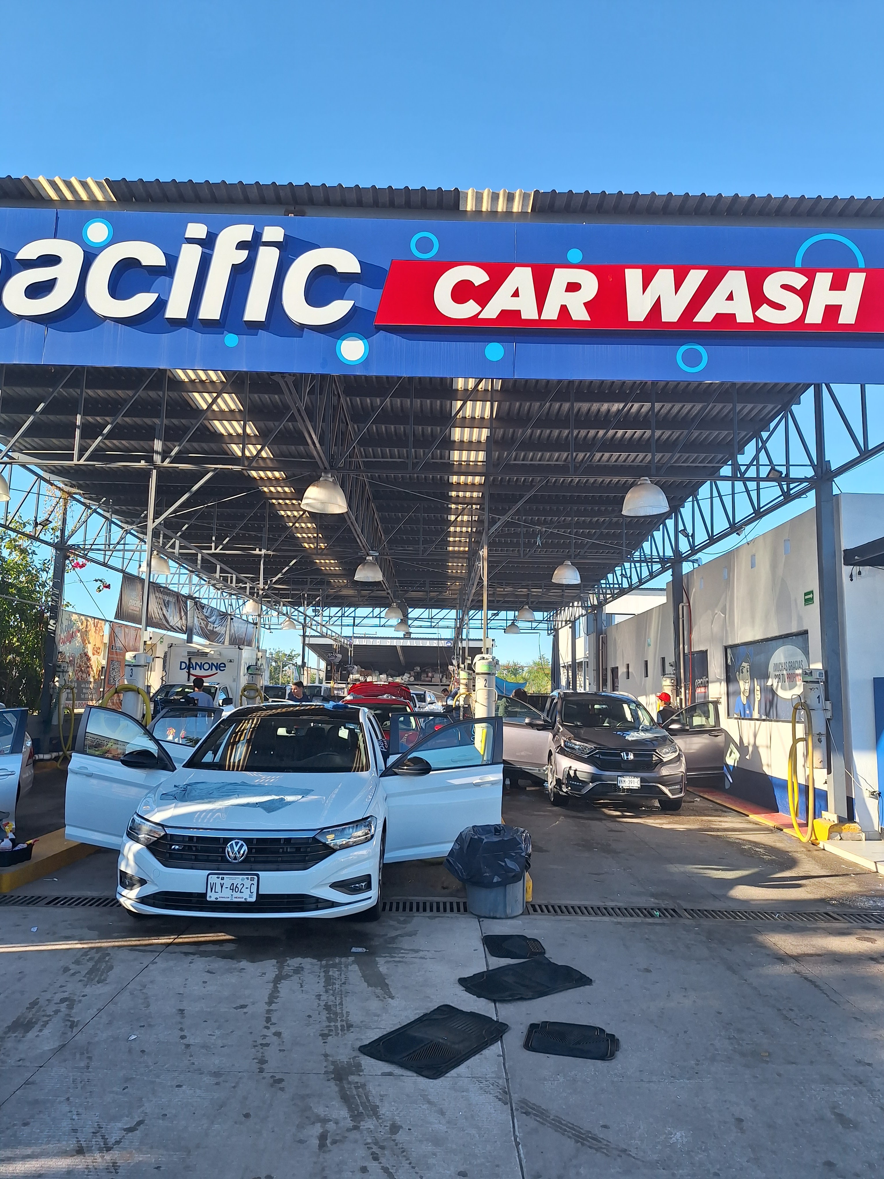 Restaurant Los Guamuchiles image 1