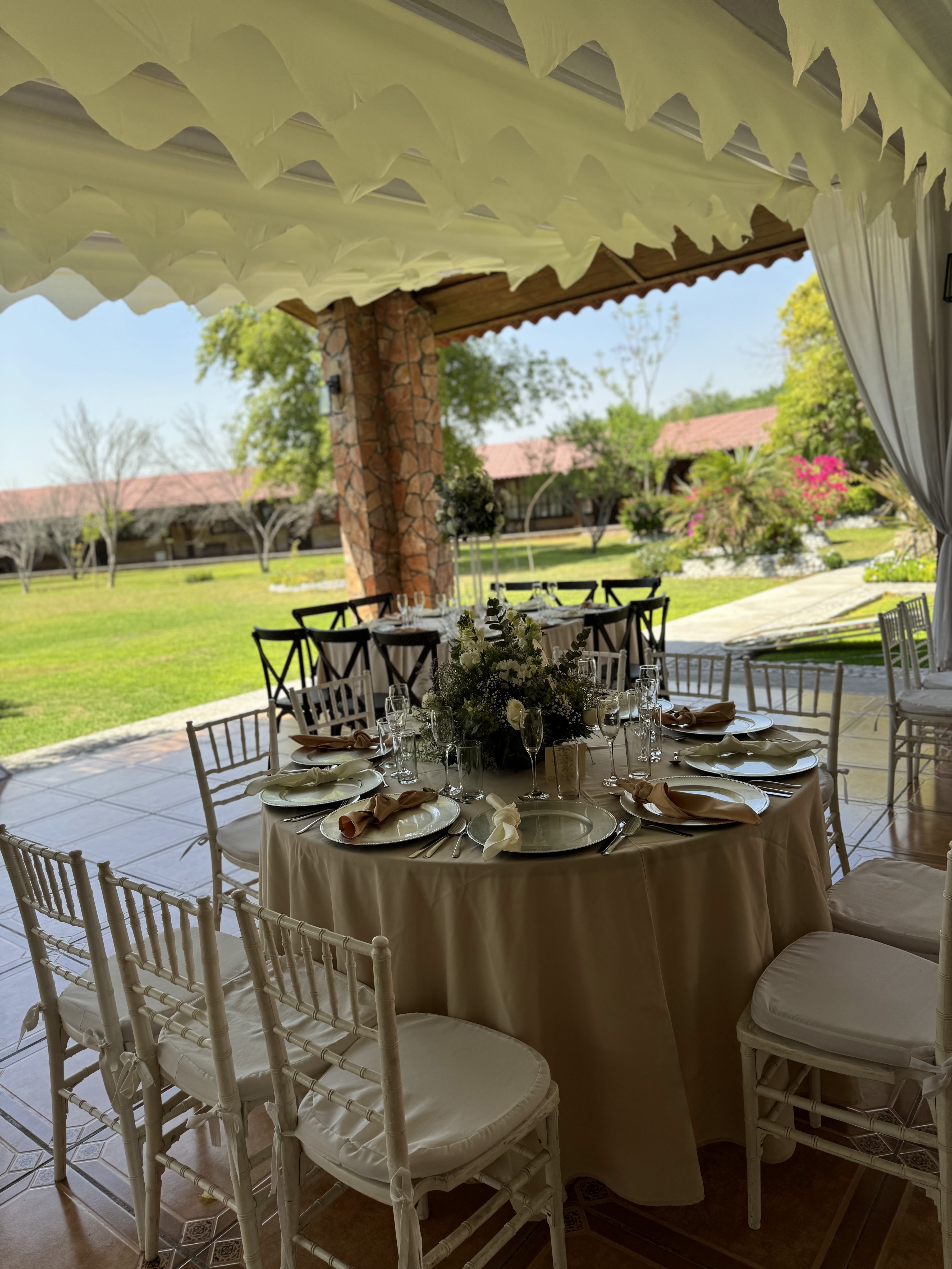 Doneva“RestauranteyBanquetes“ image 1