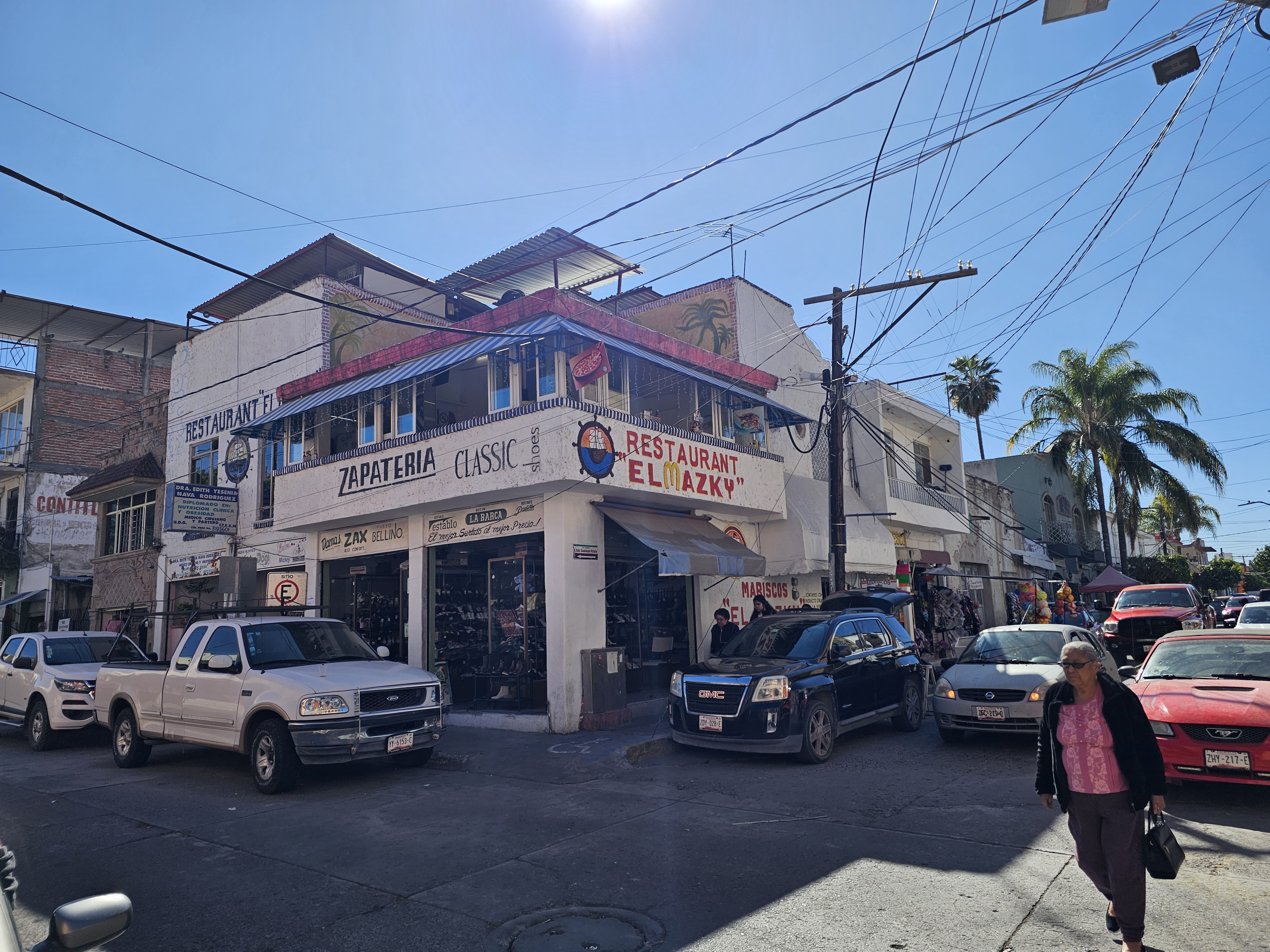 Mariscos "El Mazky" image 9