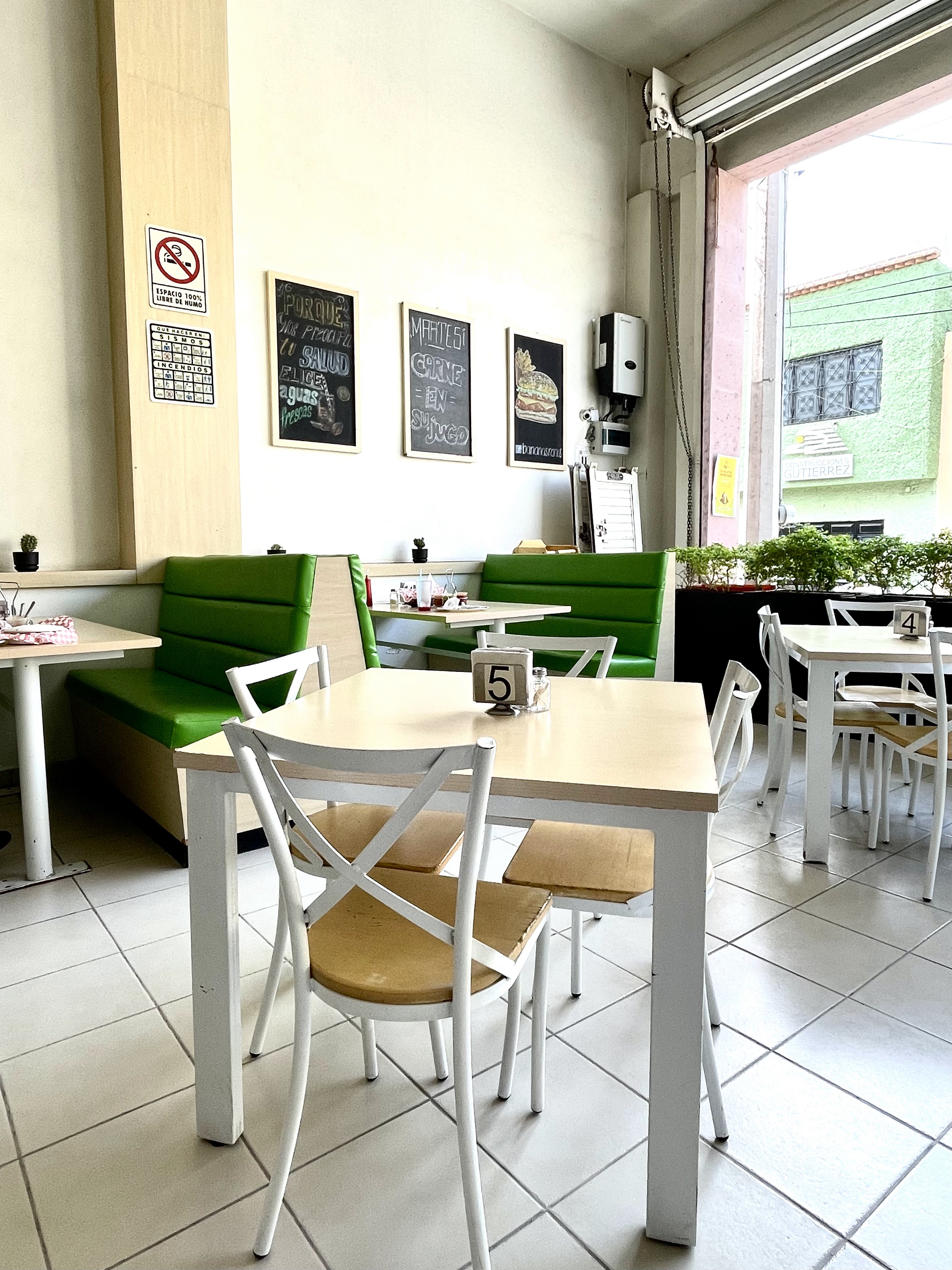 Bananas Ranas image 3