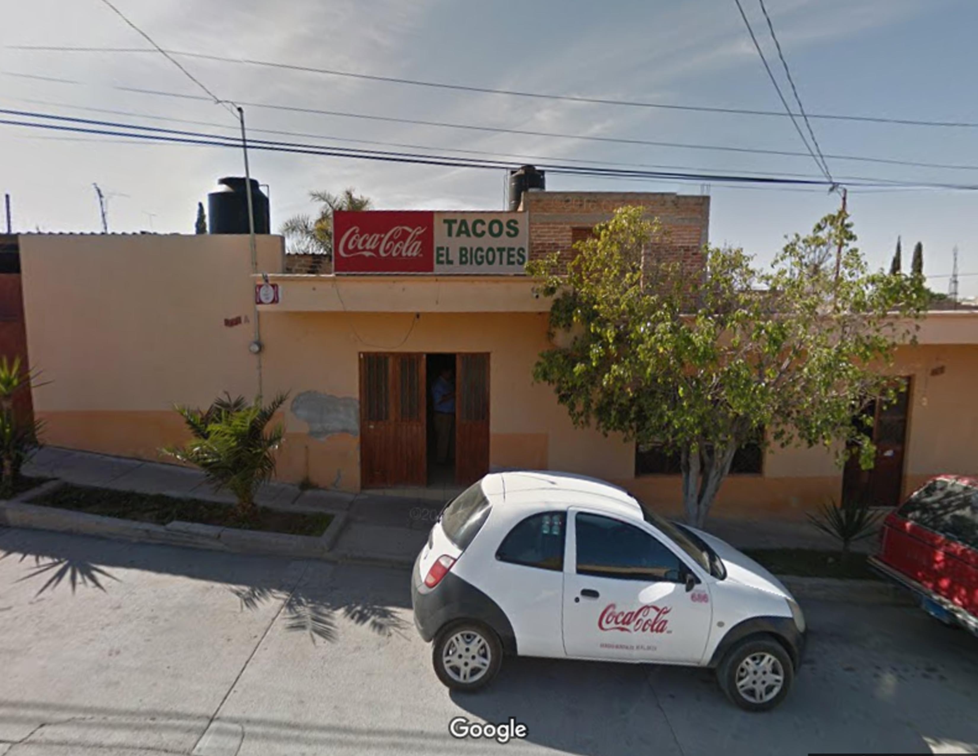 Taquería "El Bigotes" image 4