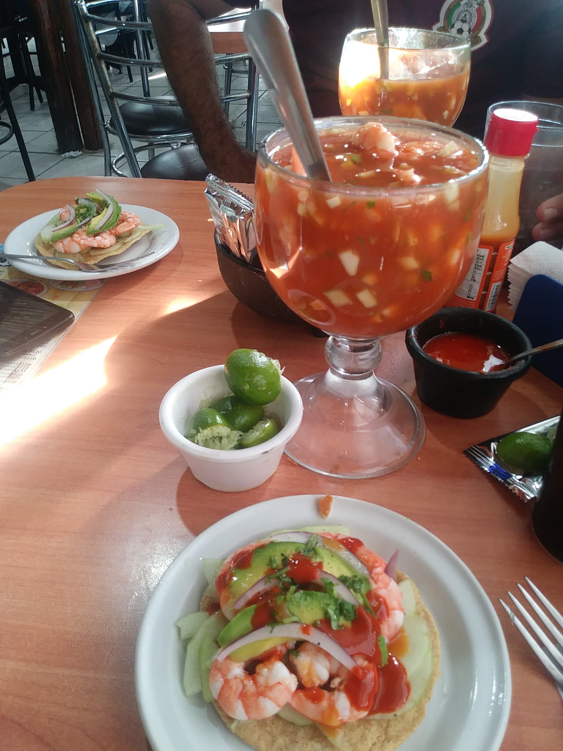 Mariscos el toro image 7