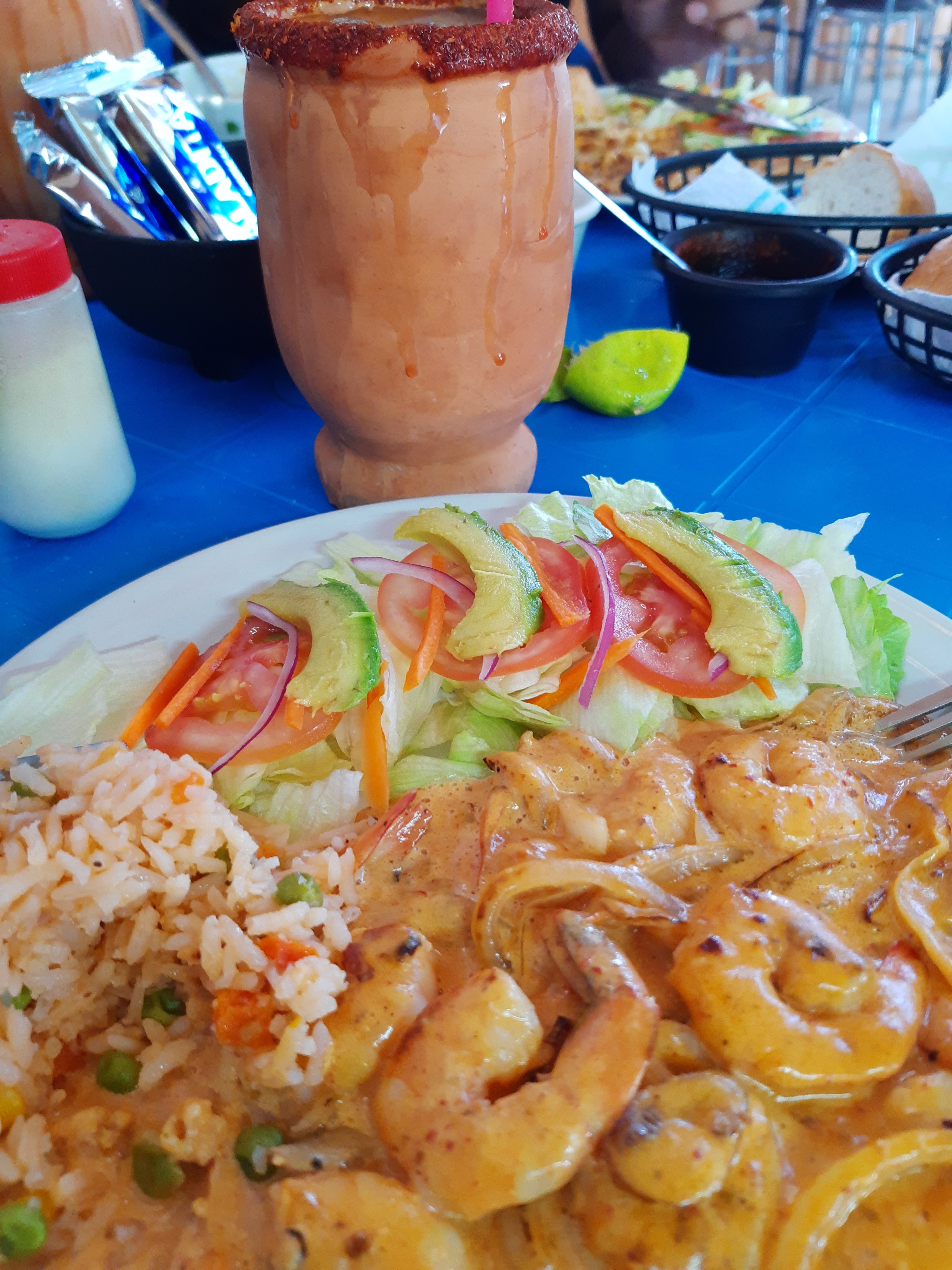 Mariscos el toro image 8