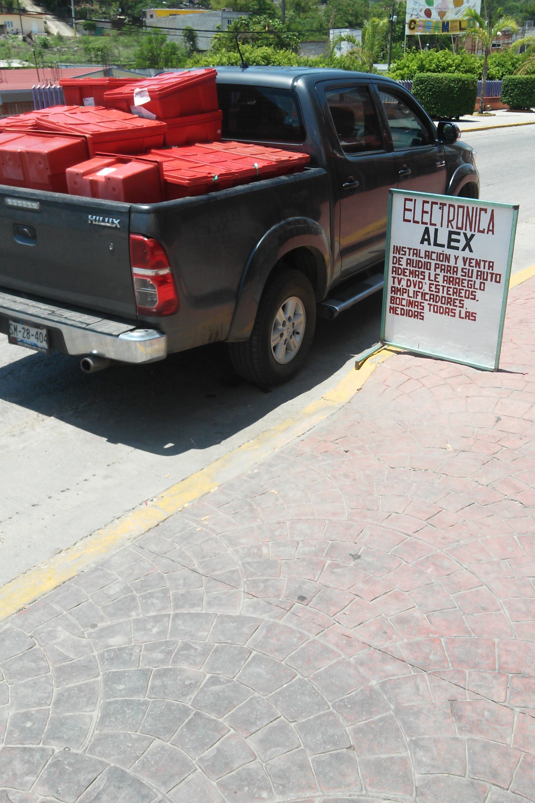 Pollos Ala Leña Juquita 2 image 2