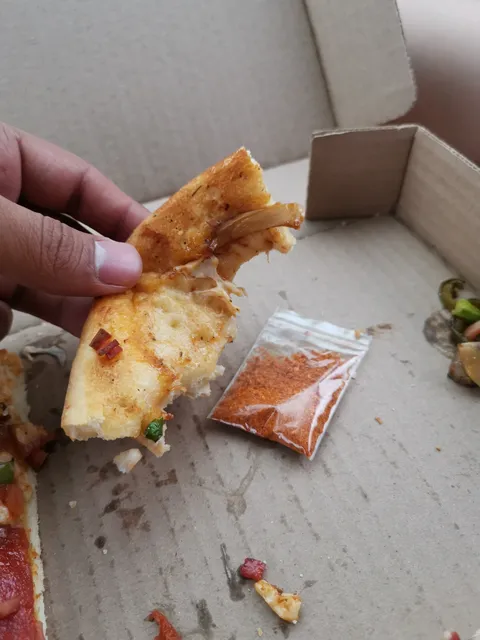 Peperoni's pizza image 1