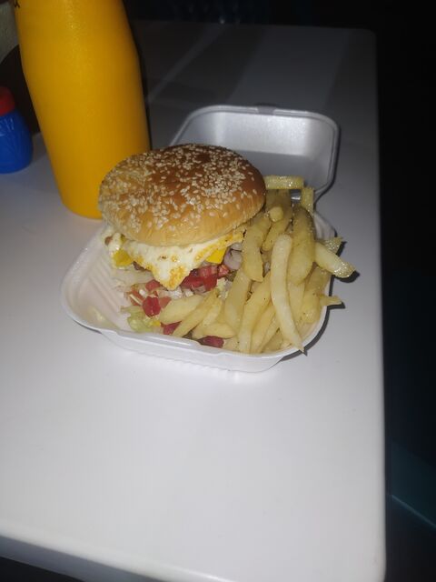 Hamburguesas y Hot Dogs KIRA image 6