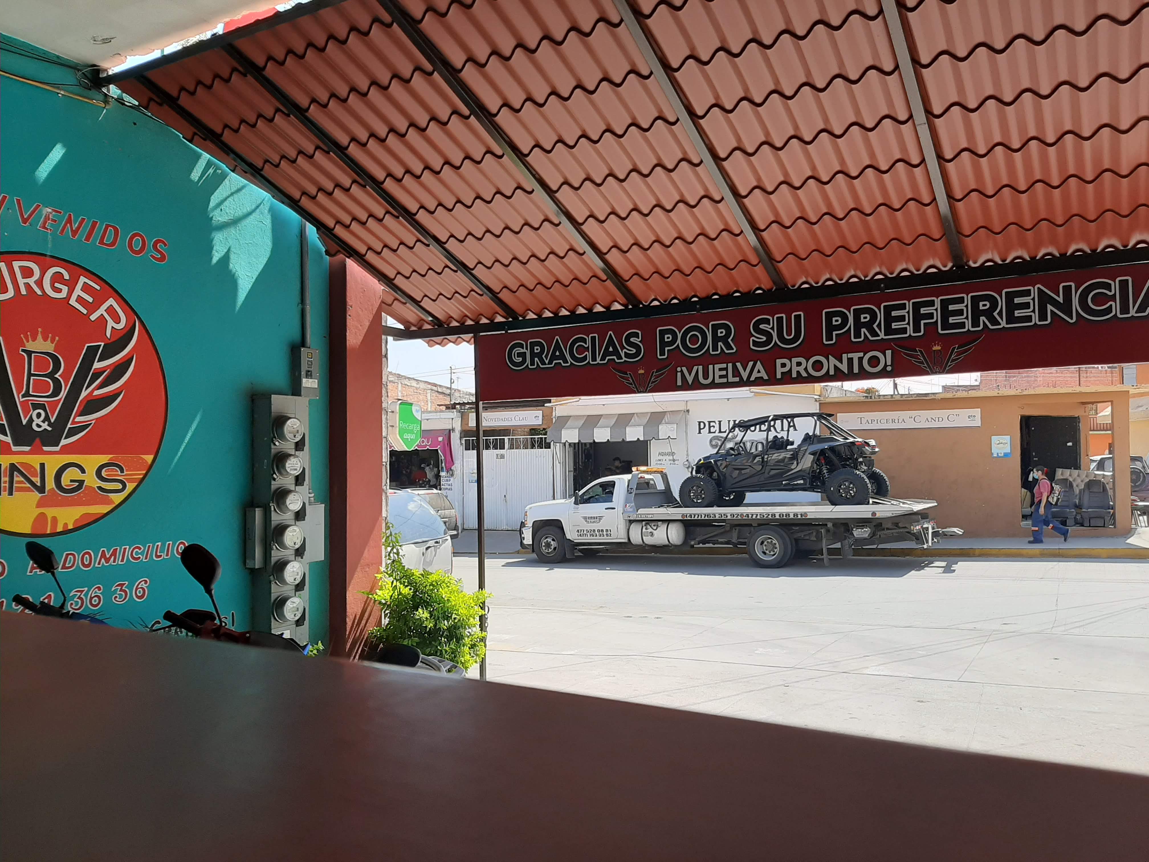 Burgers Wings image 4