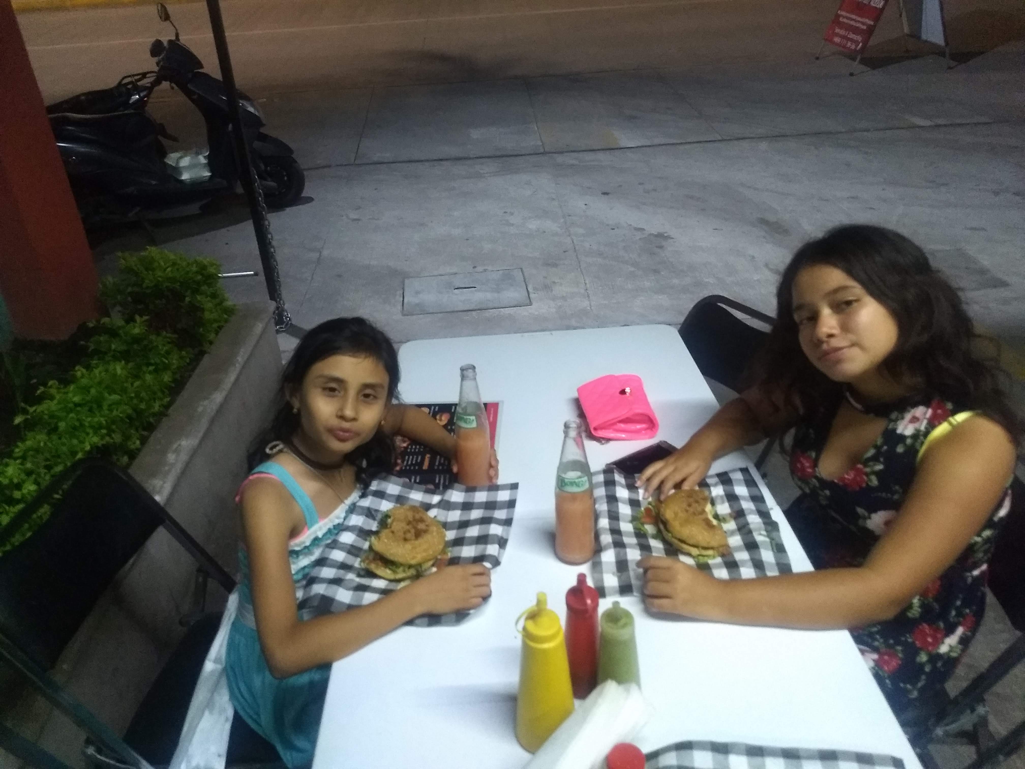 Burgers Wings image 8