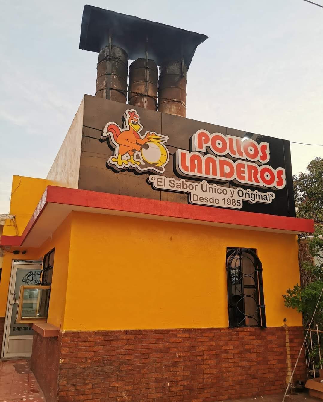 Pollos Asados Landeros image 4