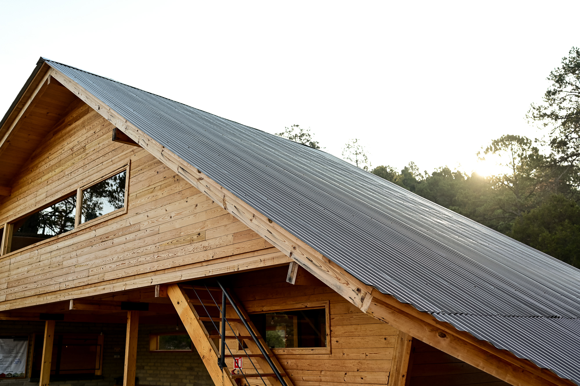 RESTAURANTE DE MONTAÑA - MONKEY LODGE - Parque La Pirámide image 2