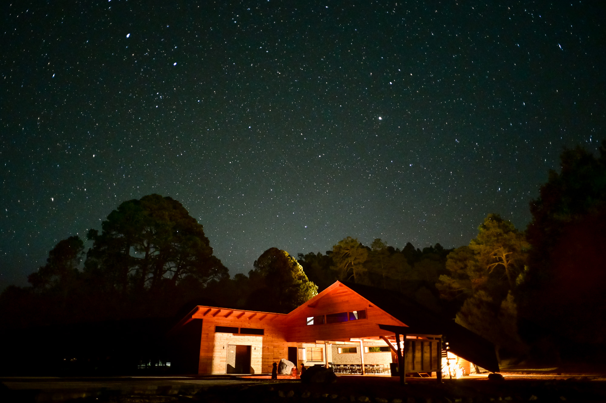 RESTAURANTE DE MONTAÑA - MONKEY LODGE - Parque La Pirámide image 9