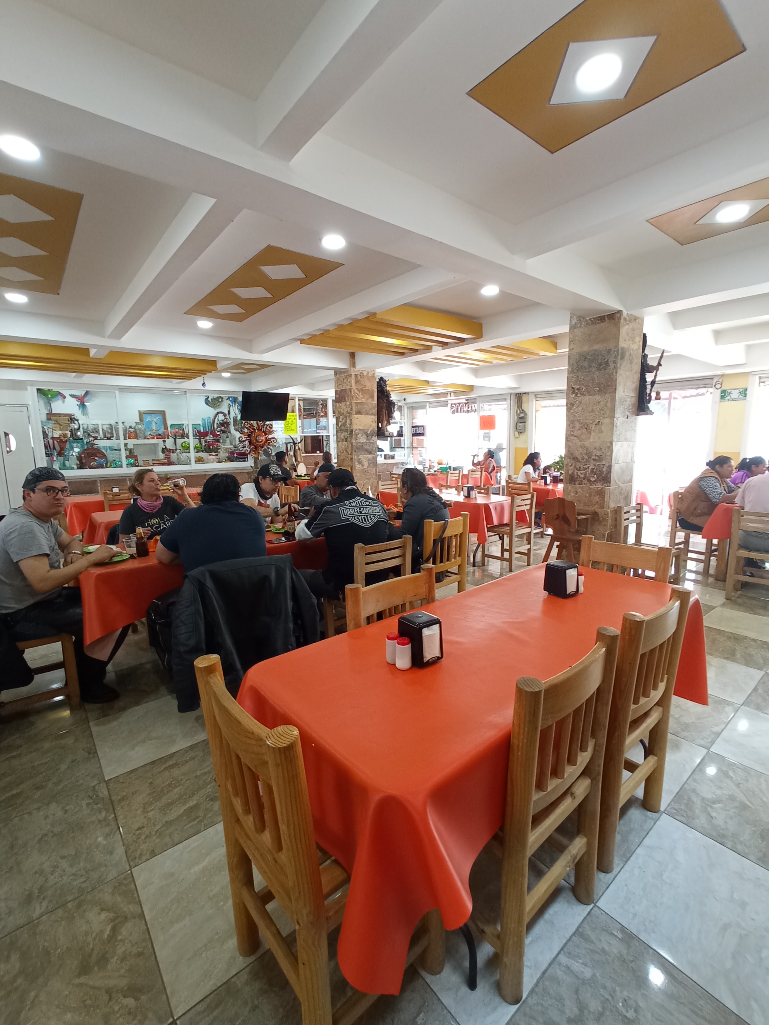 Restauran el caporal image 4