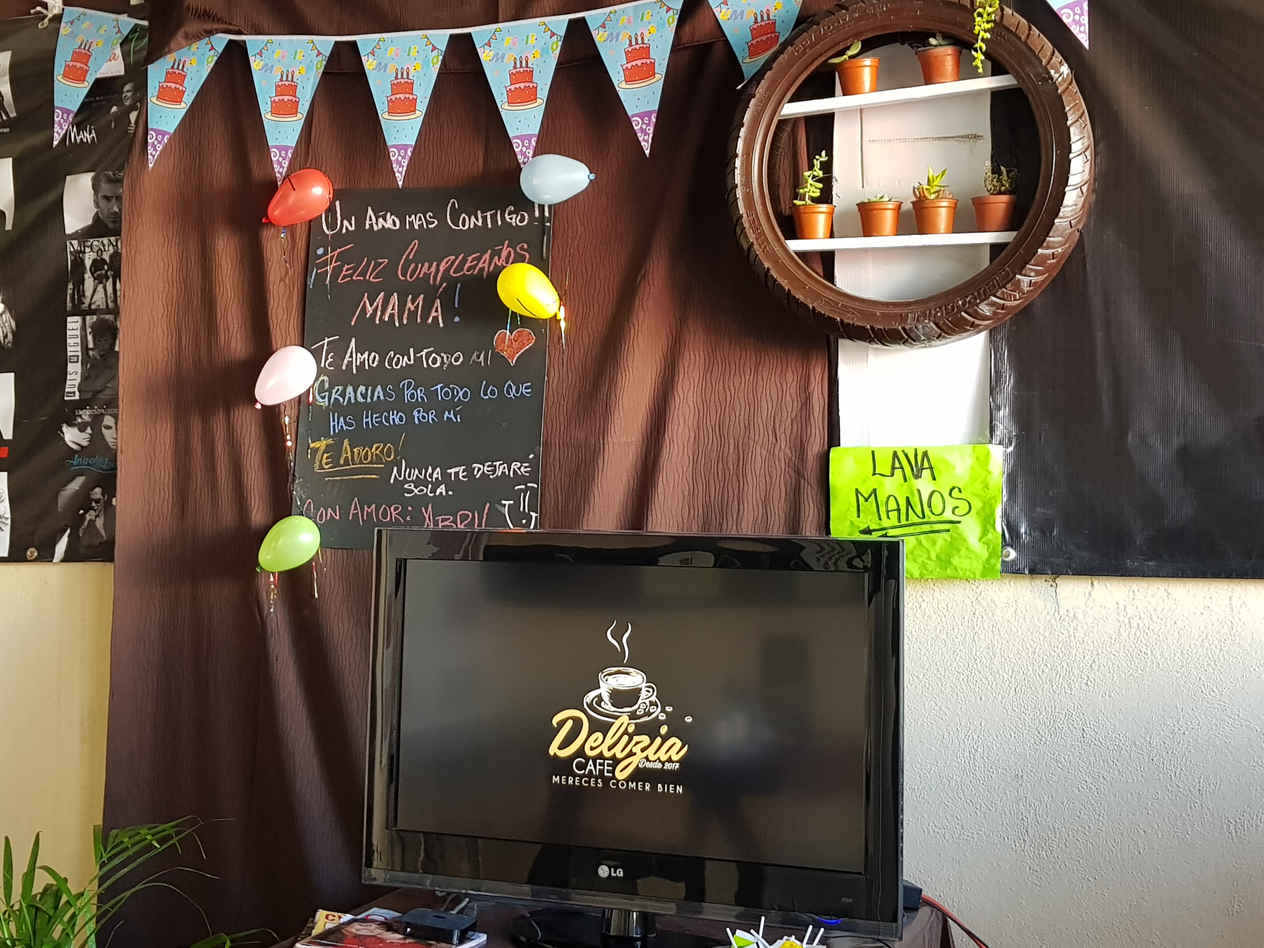 DELIZIA Café image 3