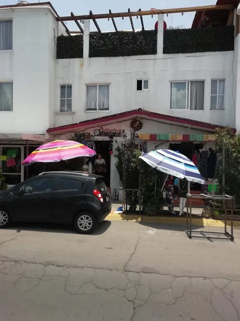 Arli's Pizza image 3