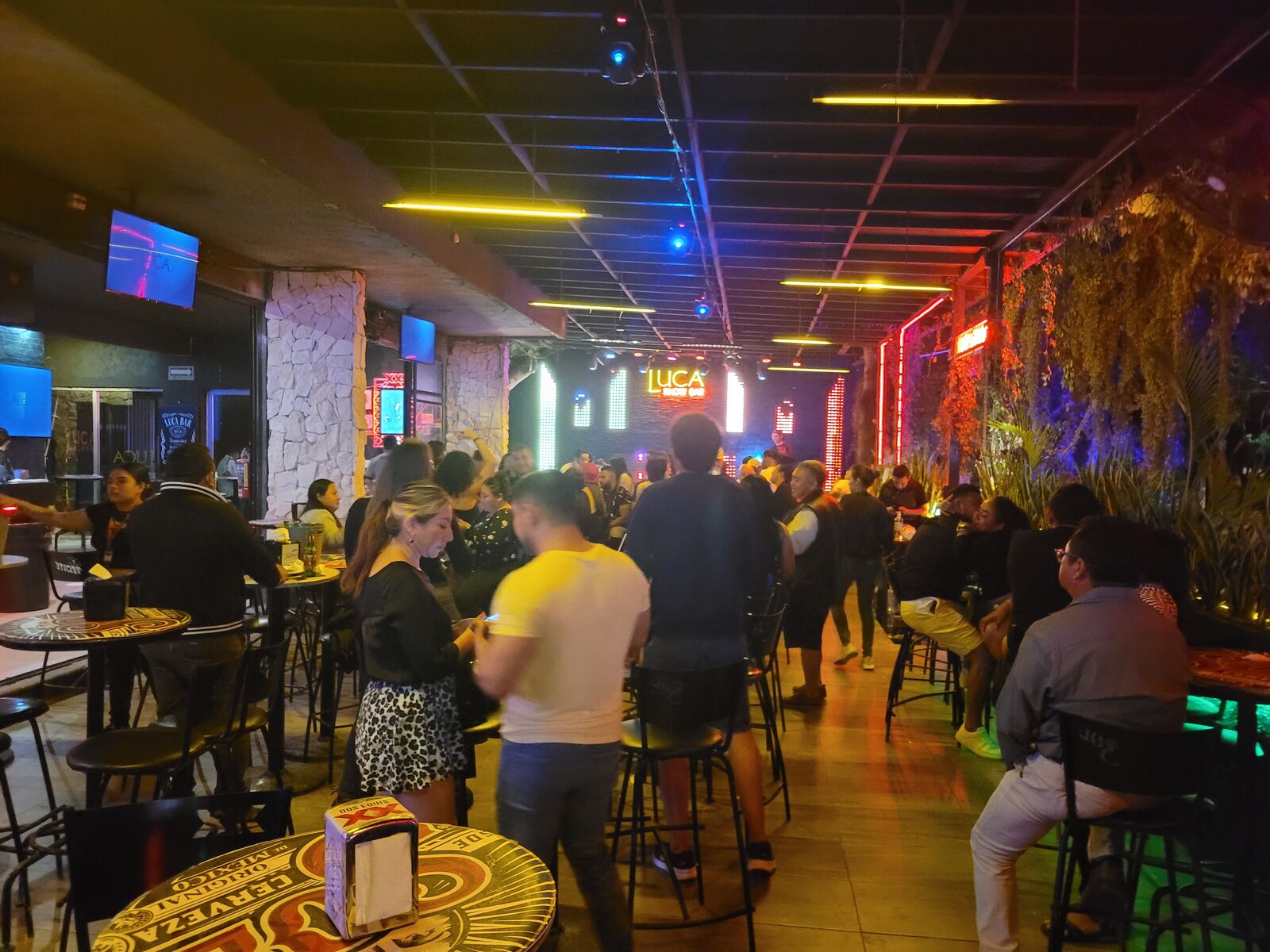 Luca Bar | Caucel image 3
