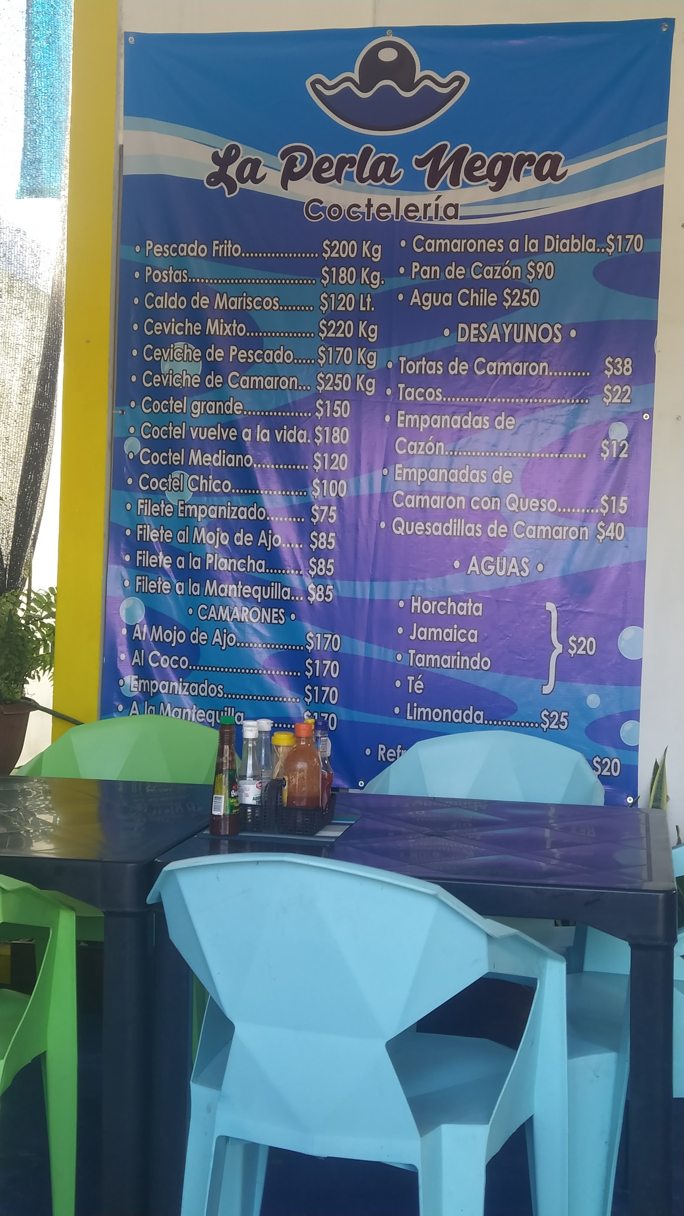 La Perla Negra Coctelería image 5