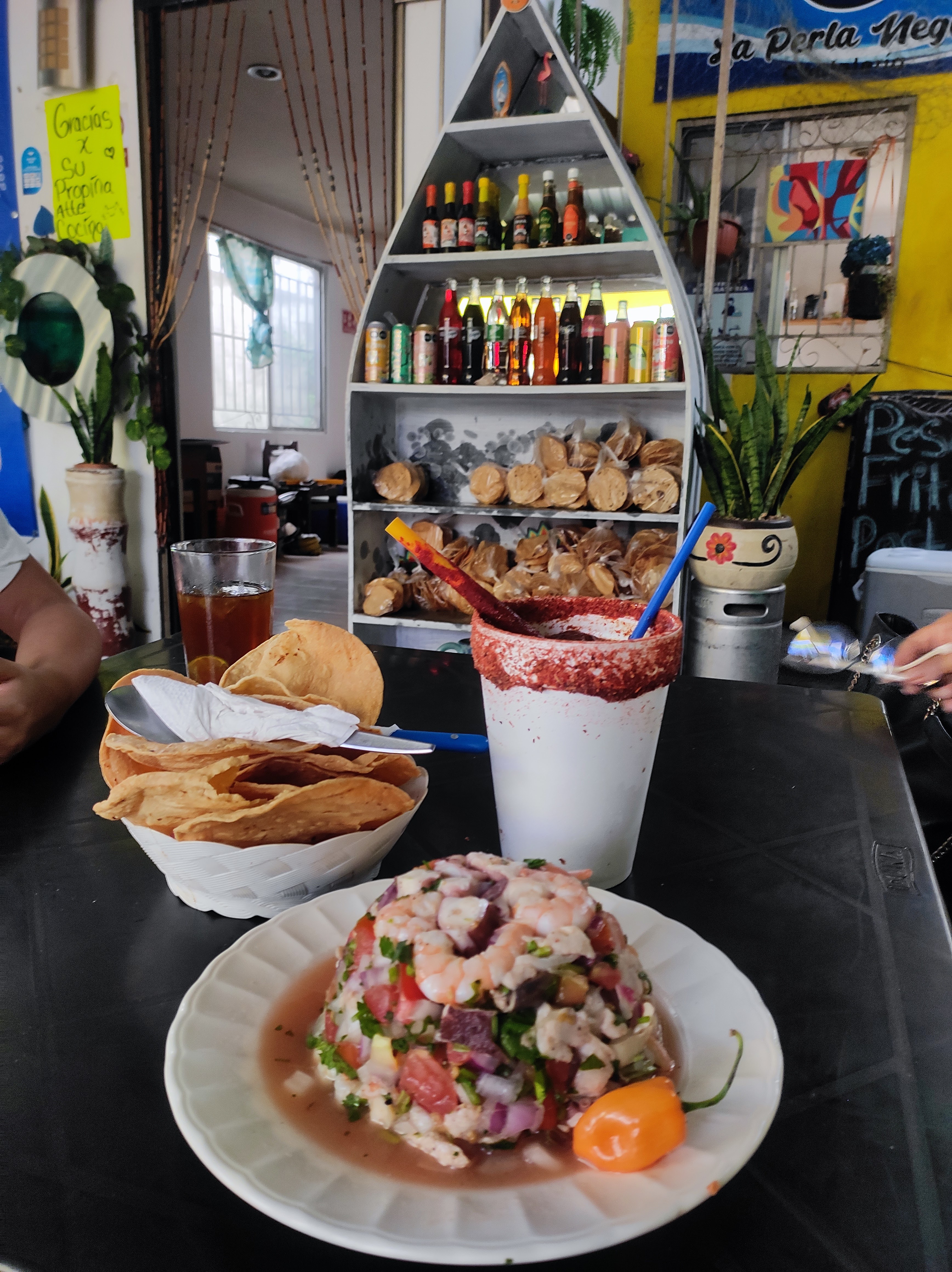 La Perla Negra Coctelería image 7