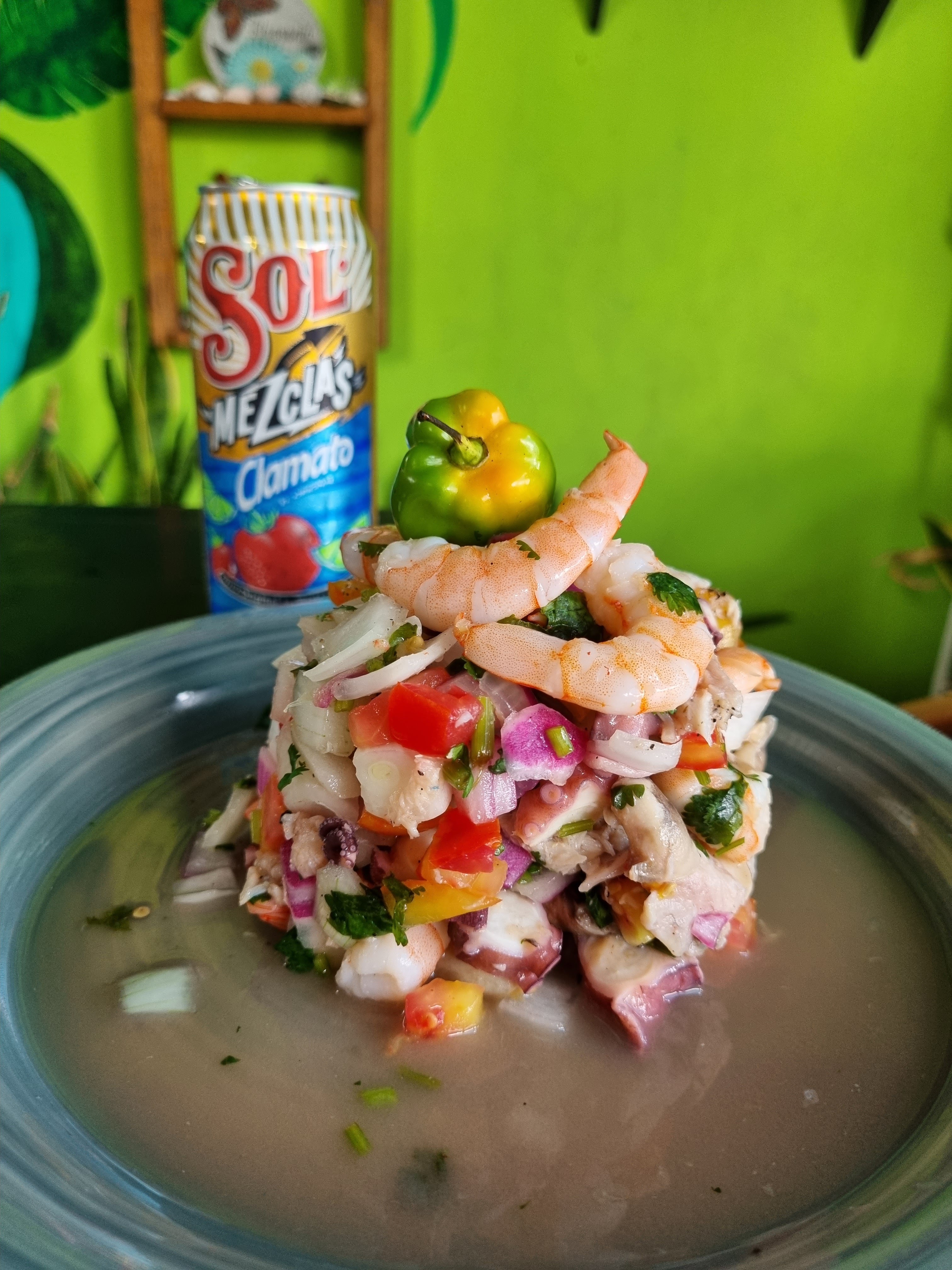 La Perla Negra Coctelería image 8