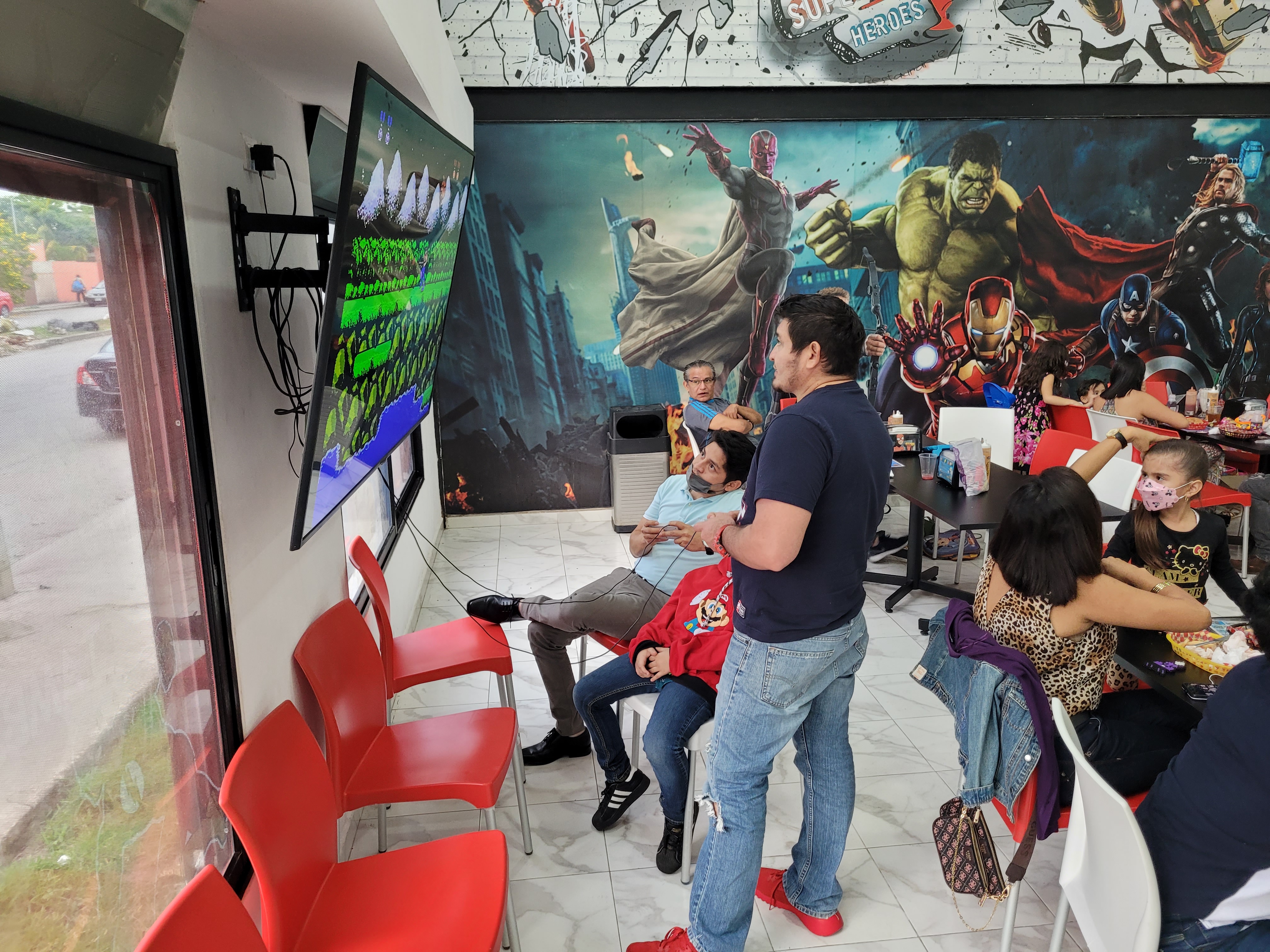 Súper Heroes ( Hamburguesas, frappes y machacados) image 2