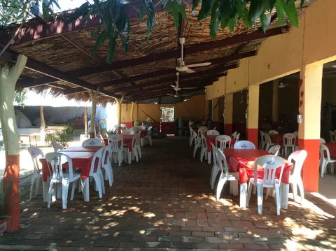 Restaurant Familiar De Mariscos 3 Hermanos image 1