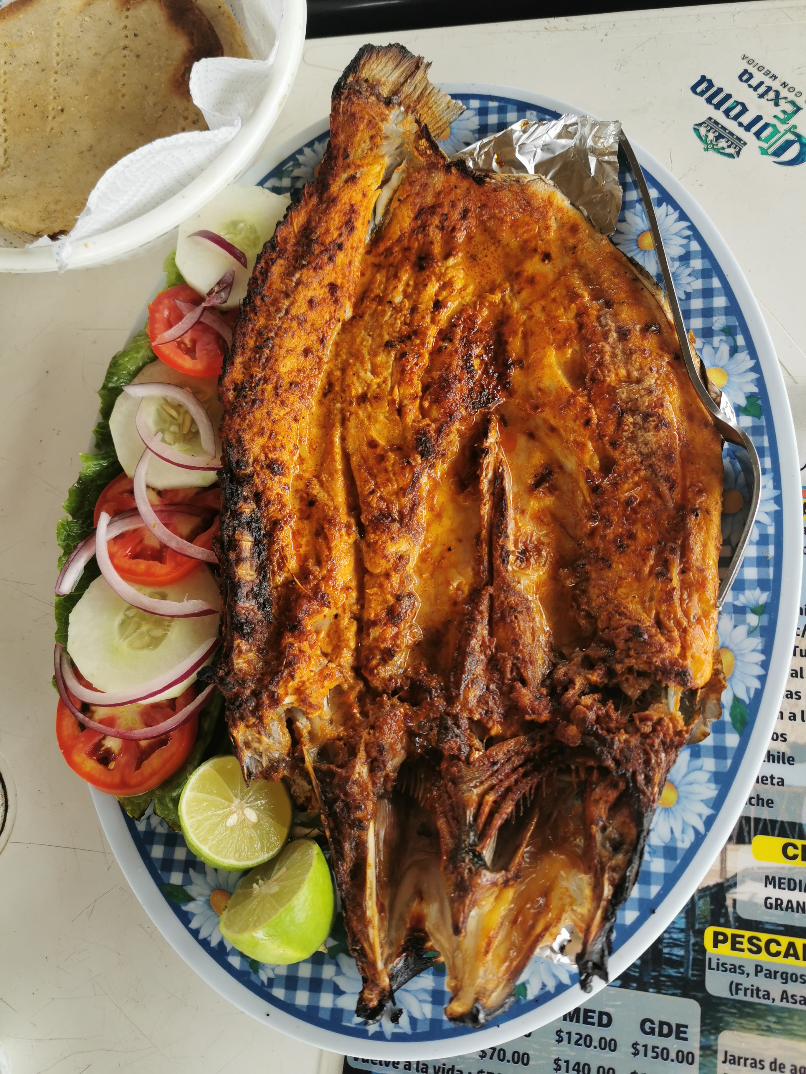 Restaurant Familiar De Mariscos 3 Hermanos image 2