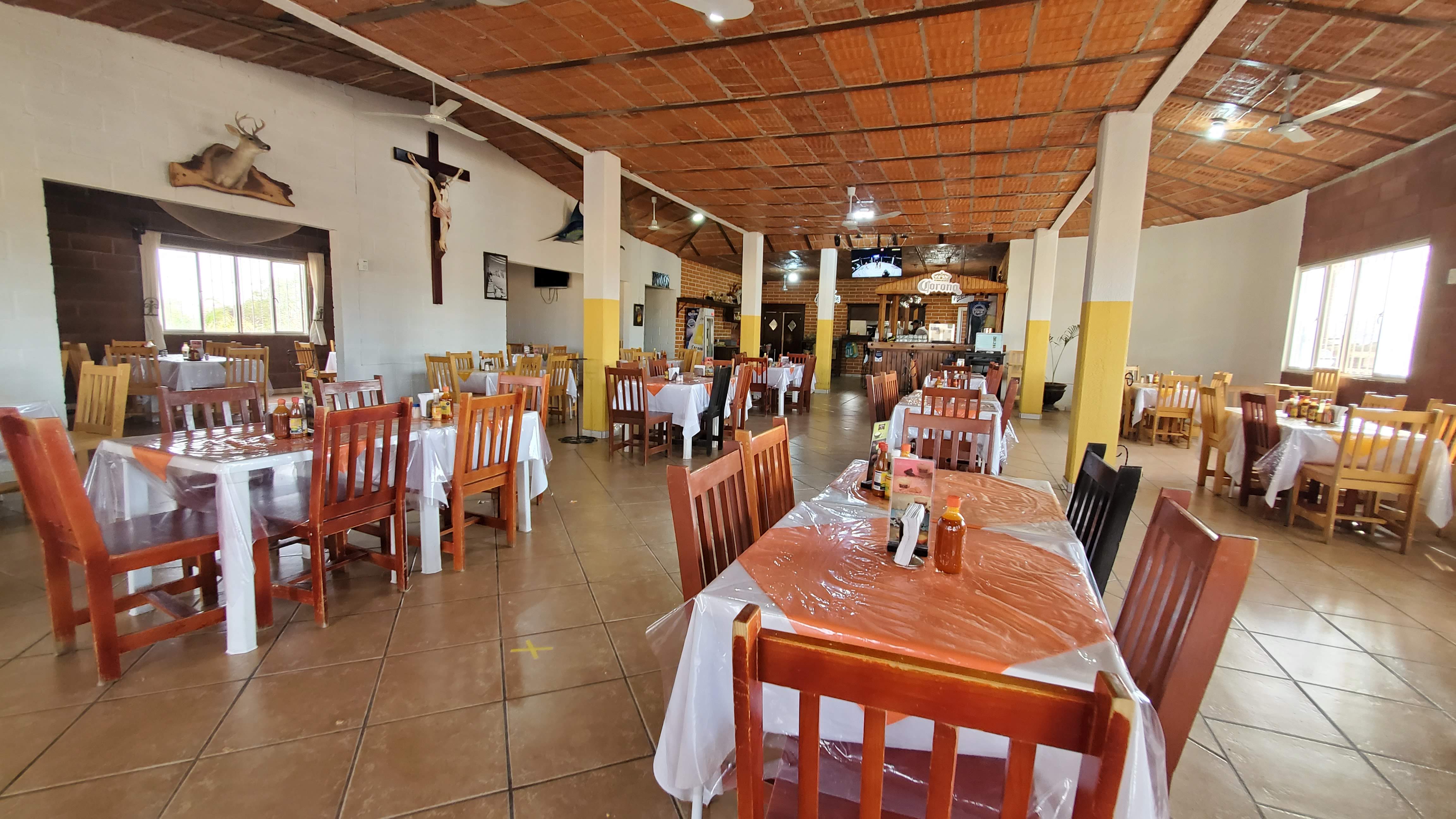 Restaurant Familiar "Las Focas" image 1