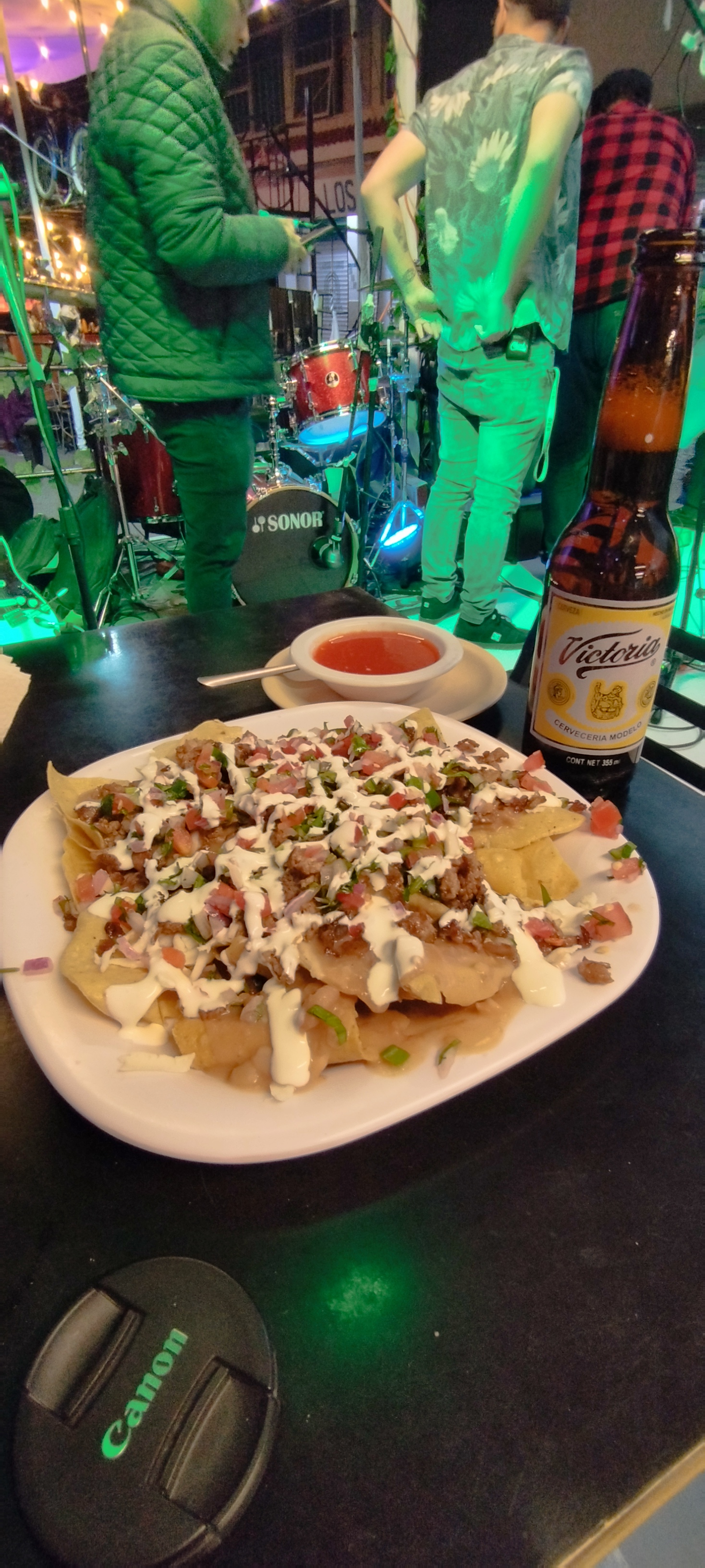 Tiki House Restaurant Bar Familiar image 7