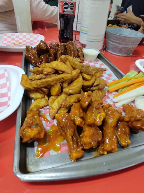 Hot Wings image 5