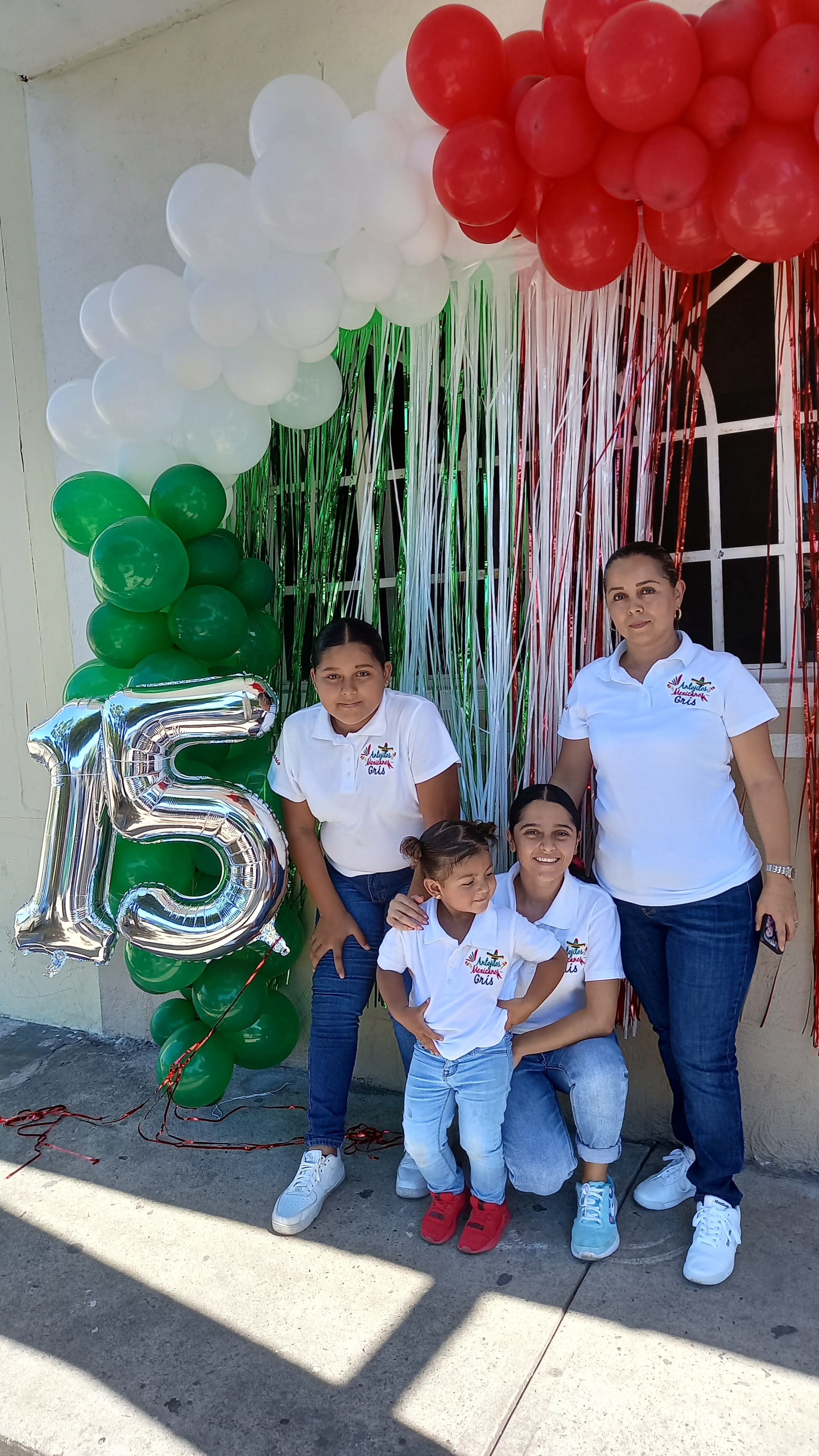 Antojitos mexicanos Gris image 4