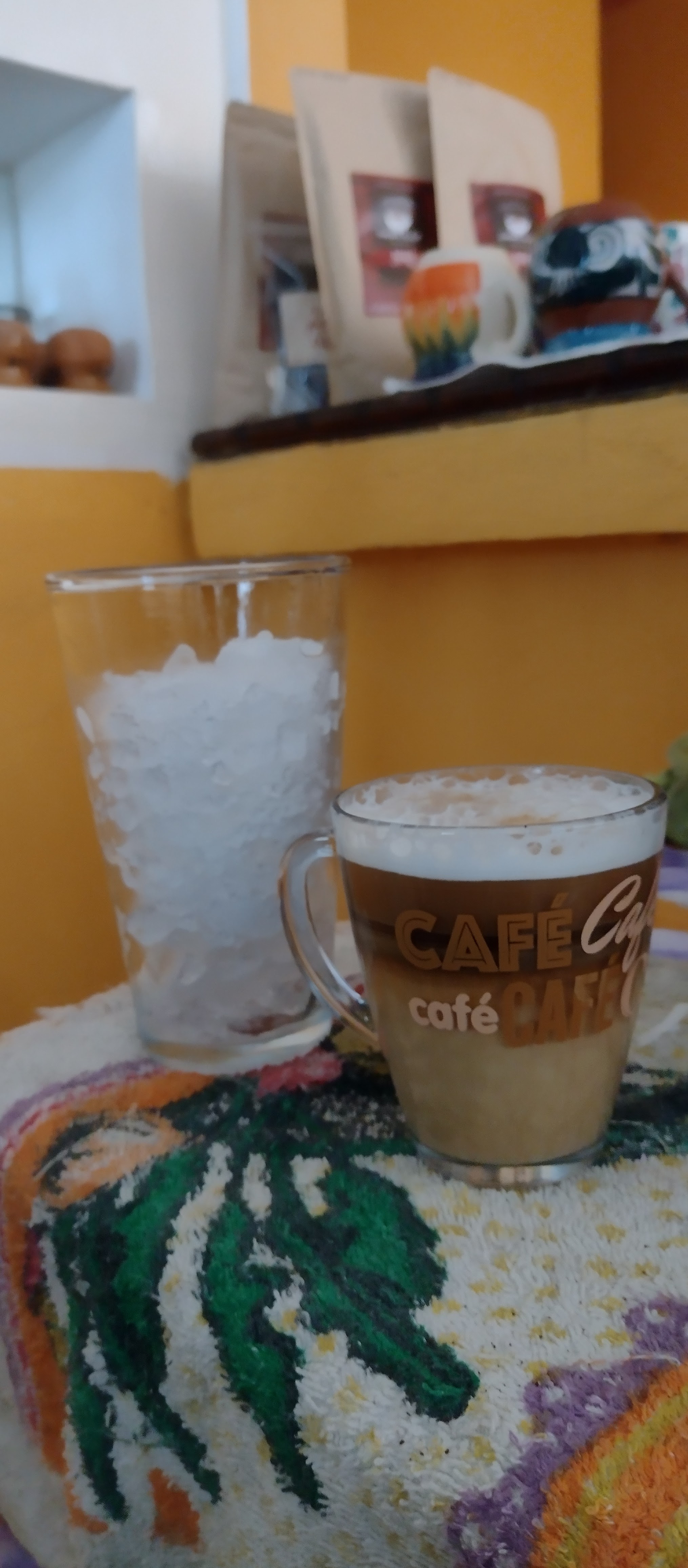 Comiendo con Elianeth Restaurante del Hotel Imperio image 4