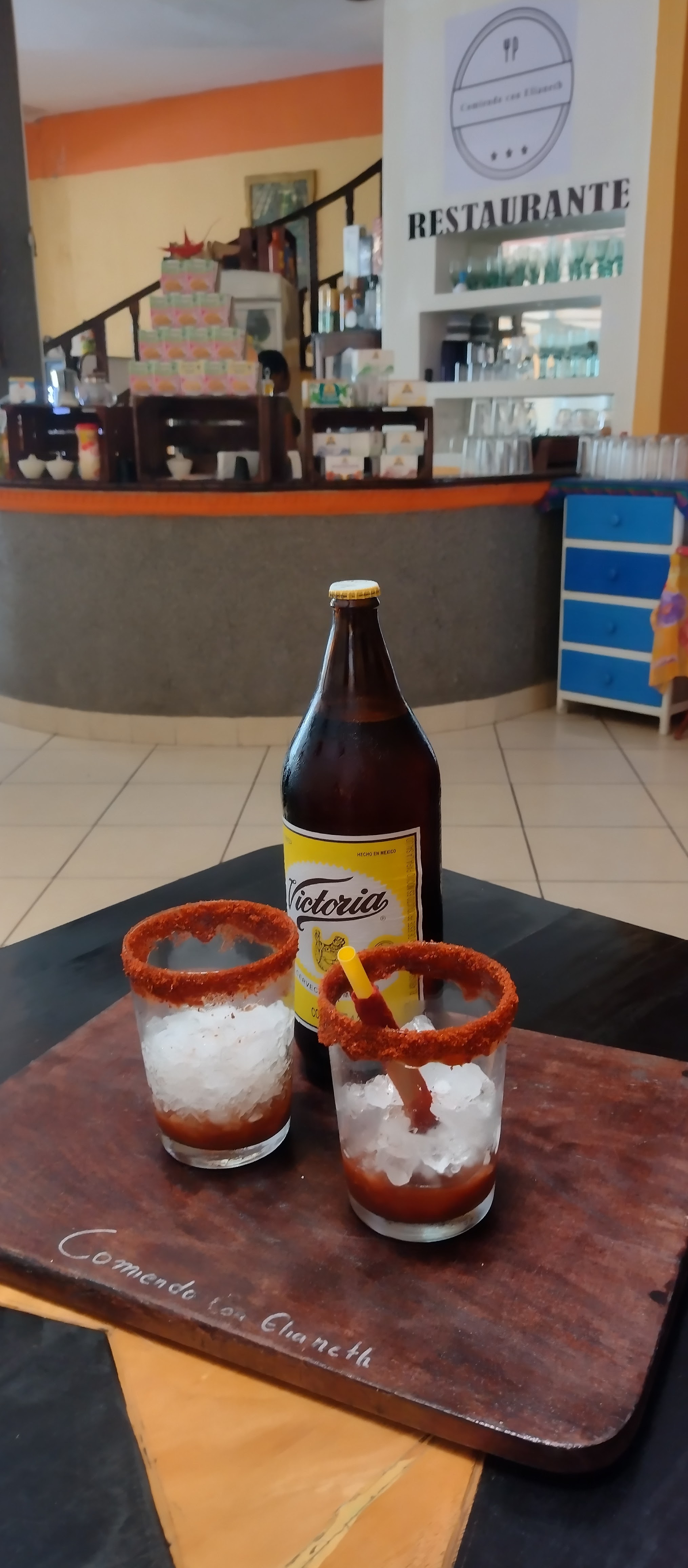 Comiendo con Elianeth Restaurante del Hotel Imperio image 6