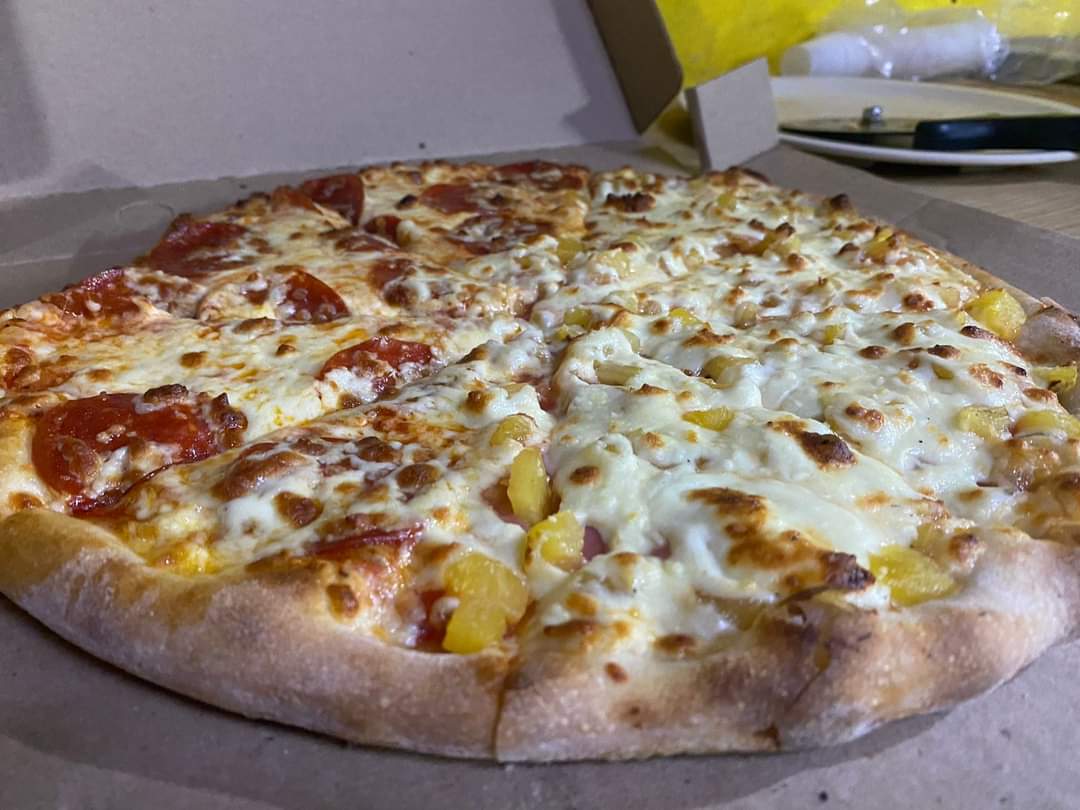 Pizzas Supreme image 3