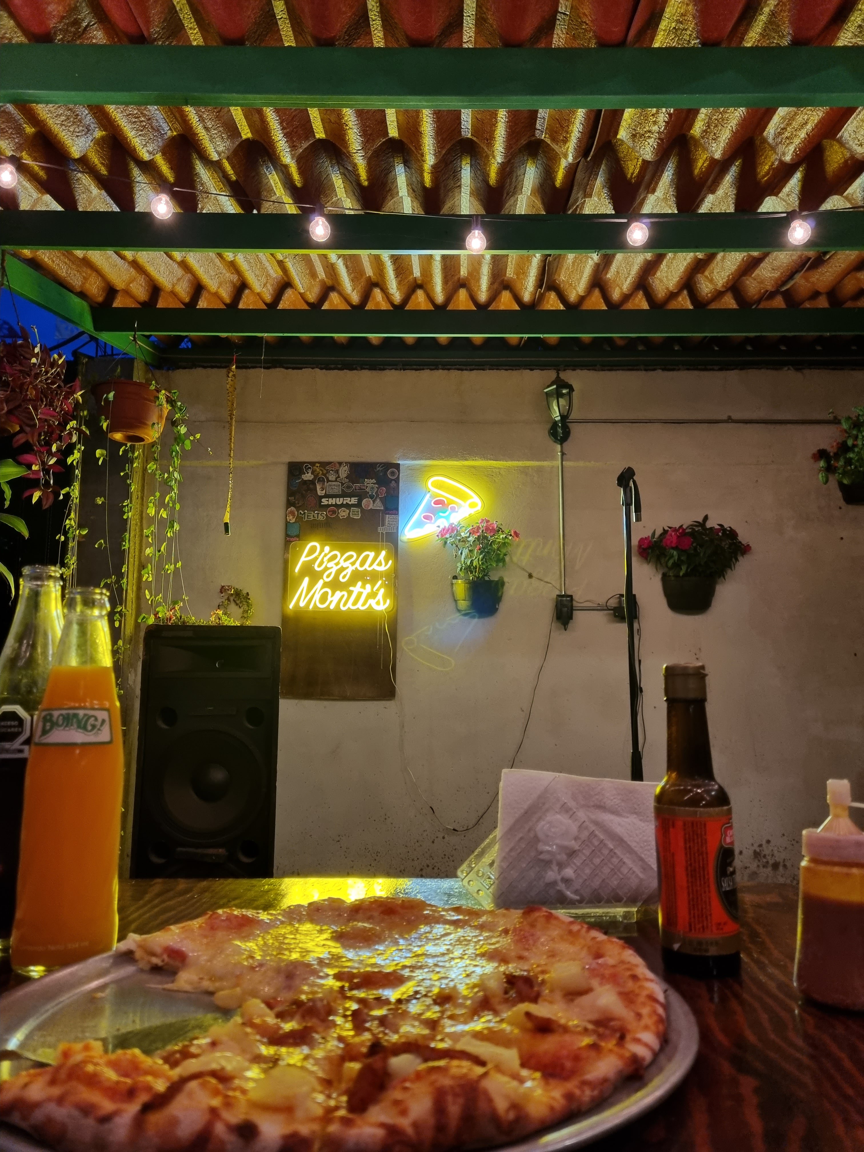 Pizzas Monti's image 8