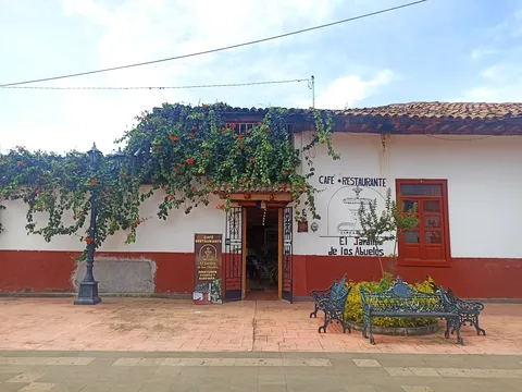 El Jardín de los Abuelos image 3